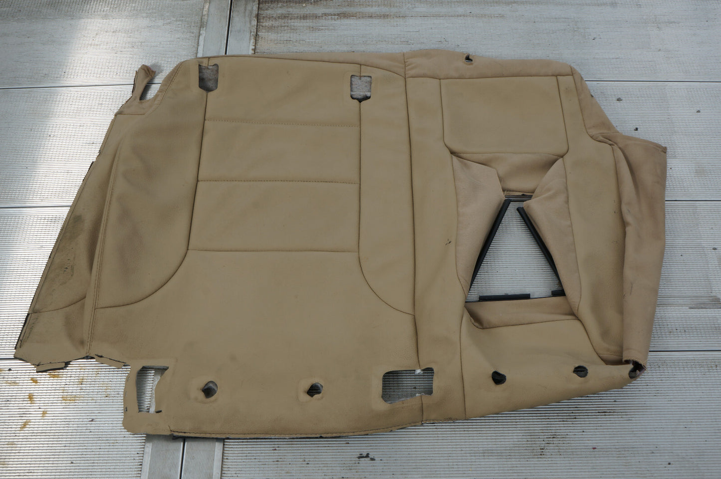 06-11 Mercedes ML350 ML500 REAR LEFT DRIVER SIDE SEAT BACK COVER UPPER OEM