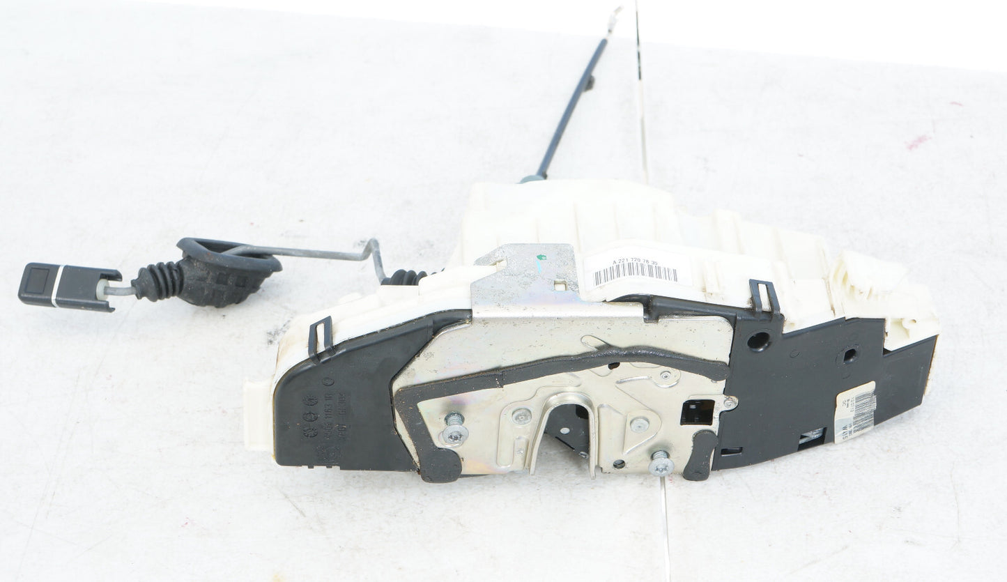 07-13 MERCEDES BENZ W221 S550 FRONT RIGHT PASSENGER SIDE DOORL LOCK ACTUATOR OEM