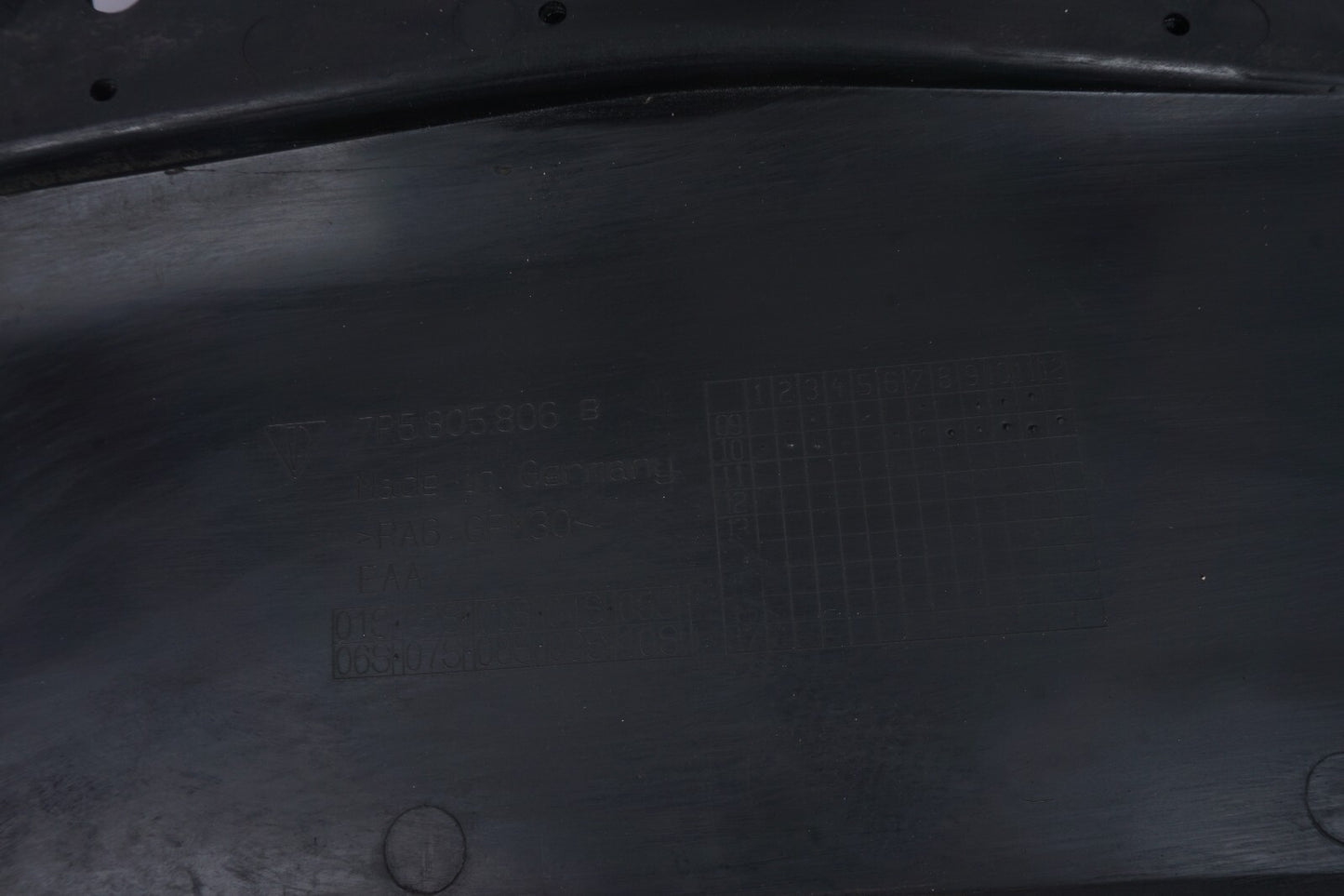 2011 - 2014 Porsche Cayenne 958 Engine Bay Cover Panel Center 7P5805806B OEM