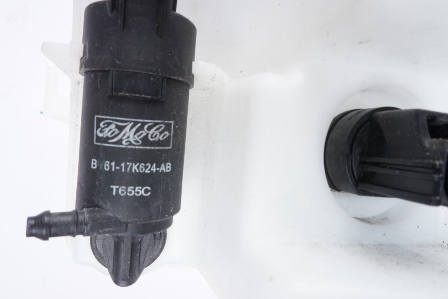 2012-2018 Ford Focus Sedan Washer Fluid Reservoir Assembly OEM