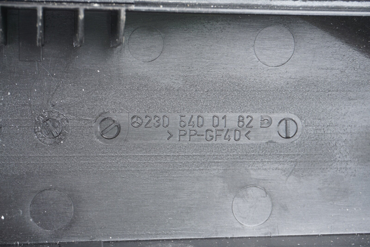 03-08 Mercedes R230 SL500 SL55 AMG Fuse Box Cover Lid 2305400182 OEM