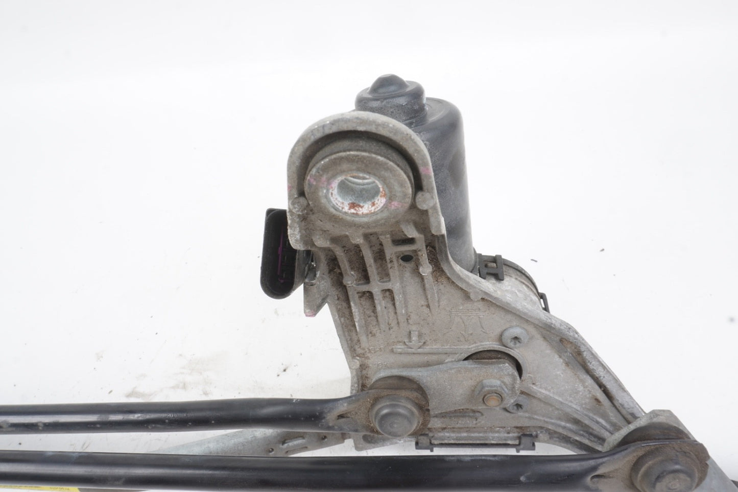 2014 - 2020 Maserati Ghibli 3.0L Front Windshield Wiper Motor Linkage OEM