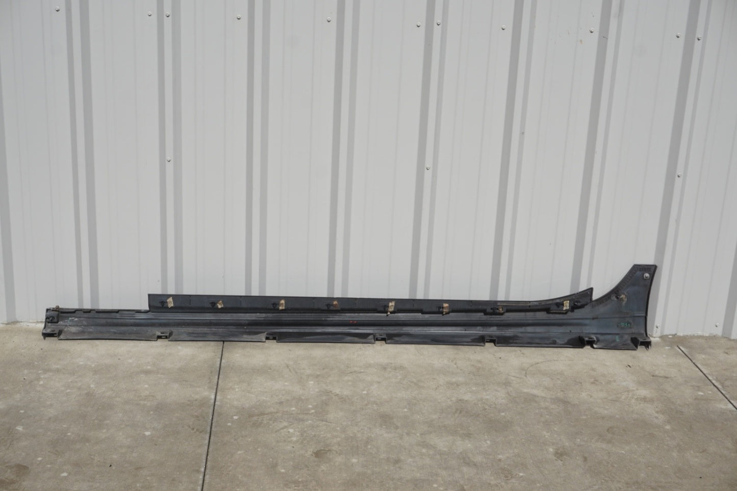 2014-2019 MASERATI GHIBLI SQ4 RIGHT PASSENGER SIDE SKIRT ROCKER PANEL MAROON OEM