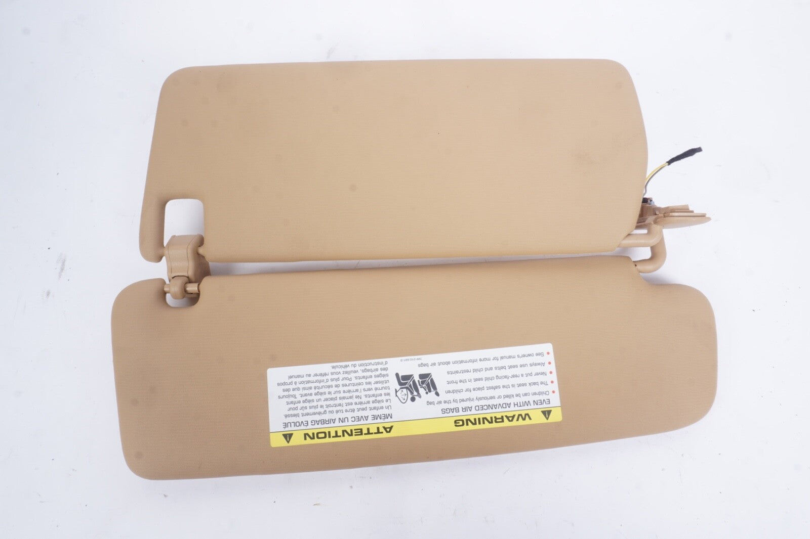 2011 - 2014 PORSCHE CAYENNE OEM LEFT FRONT ILLUMINATED SUN SHADE VISOR 7P5857551