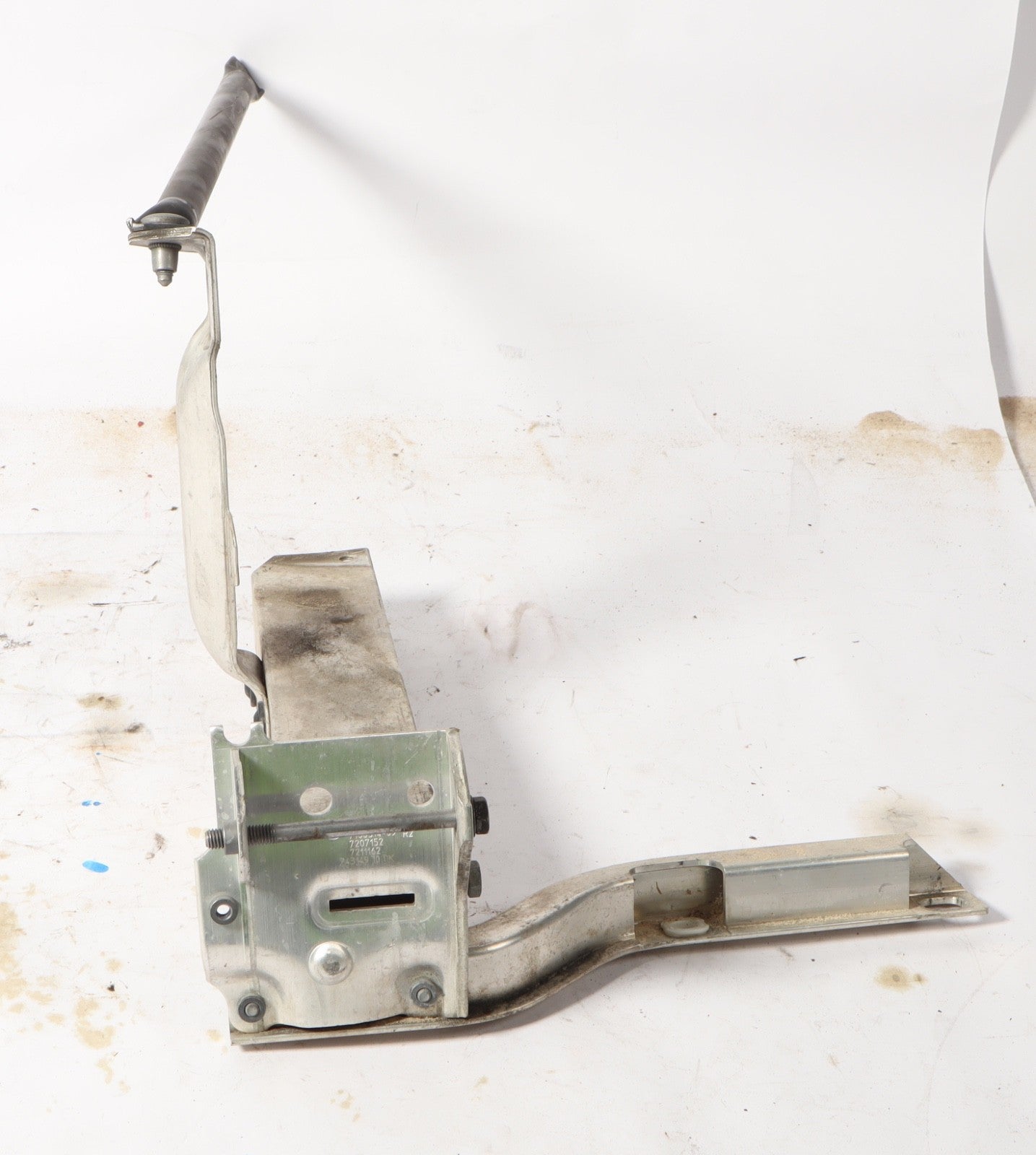 2012-2019 BMW 640i 650i Front Bumper Deformation Bracket Left OEM Used