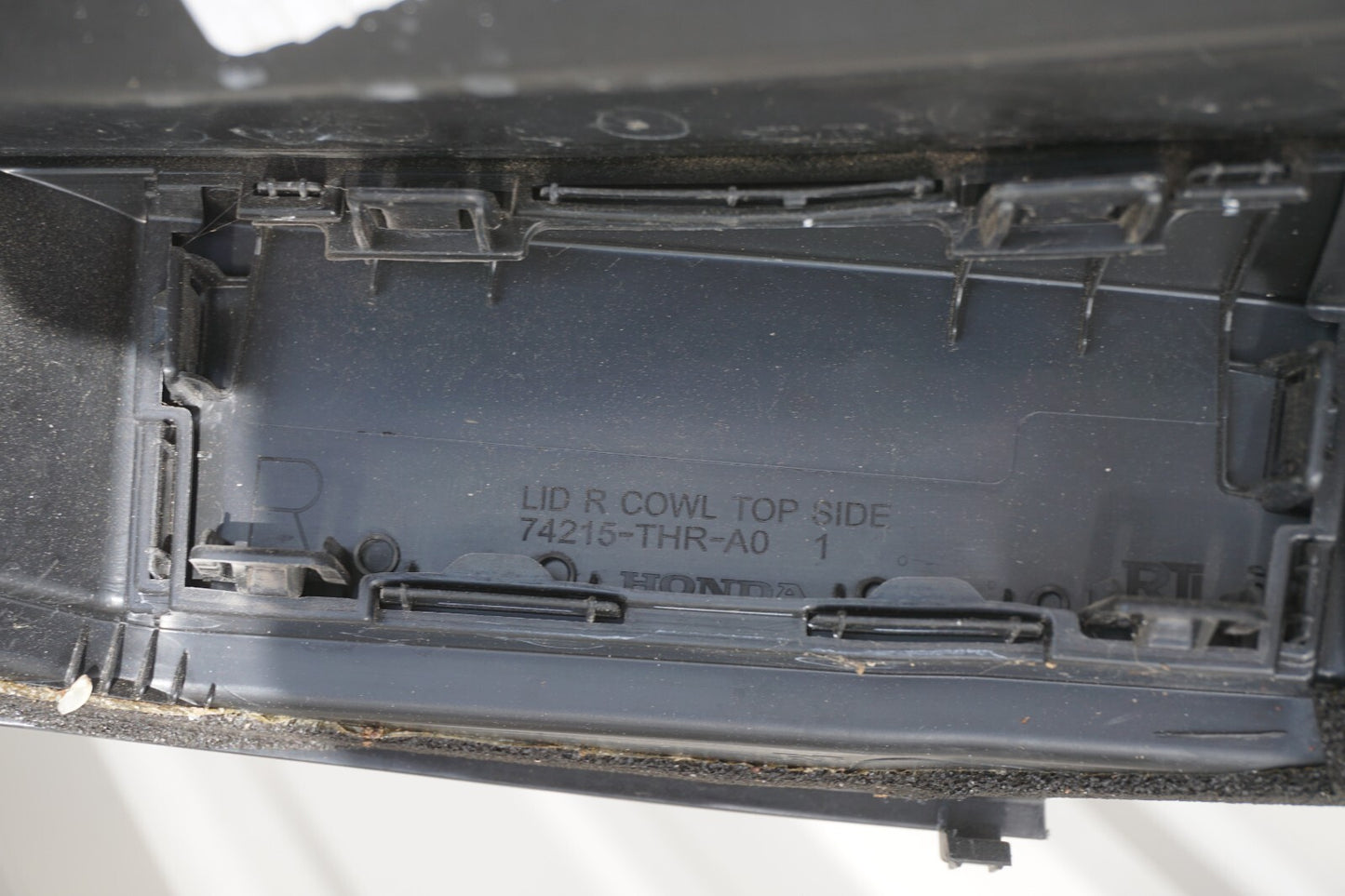 18 - 24 Honda Odyssey Front Windshield Cowl Vent Panel 74200-THR-A0 OEM