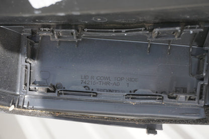 18 - 24 Honda Odyssey Front Windshield Cowl Vent Panel 74200-THR-A0 OEM