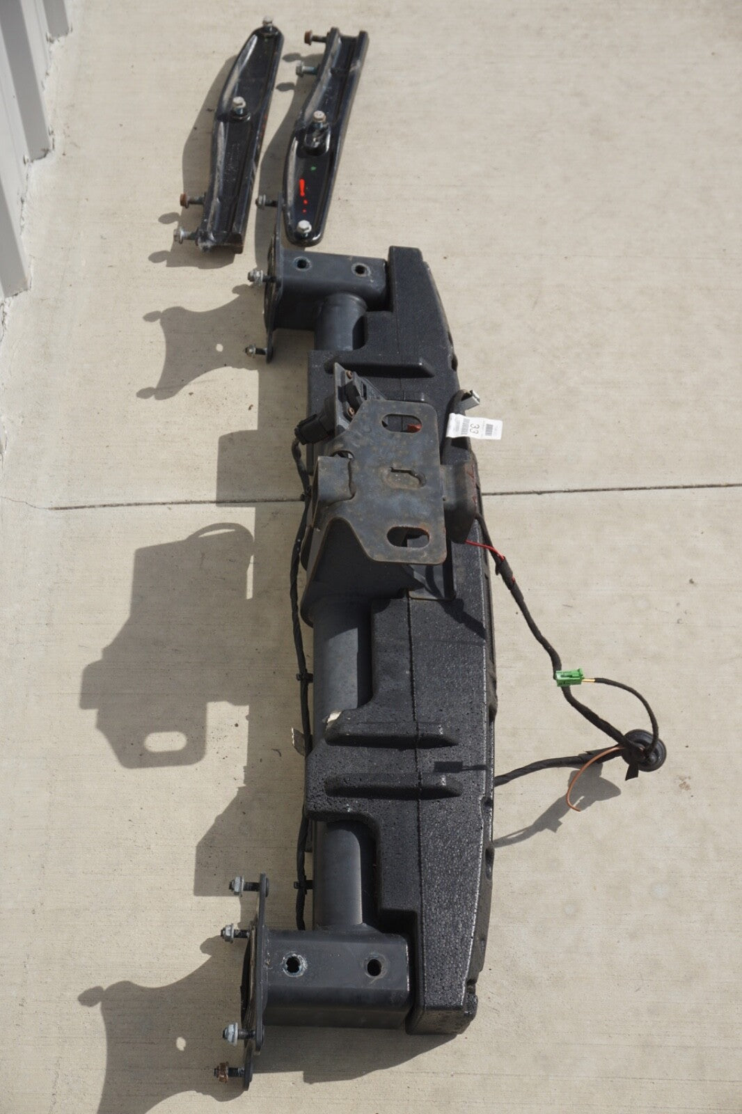 REAR BUMPER TOW TOWING HOOK TRAILER HITCH MERCEDES W164 X164 ML350 GL450 OEM