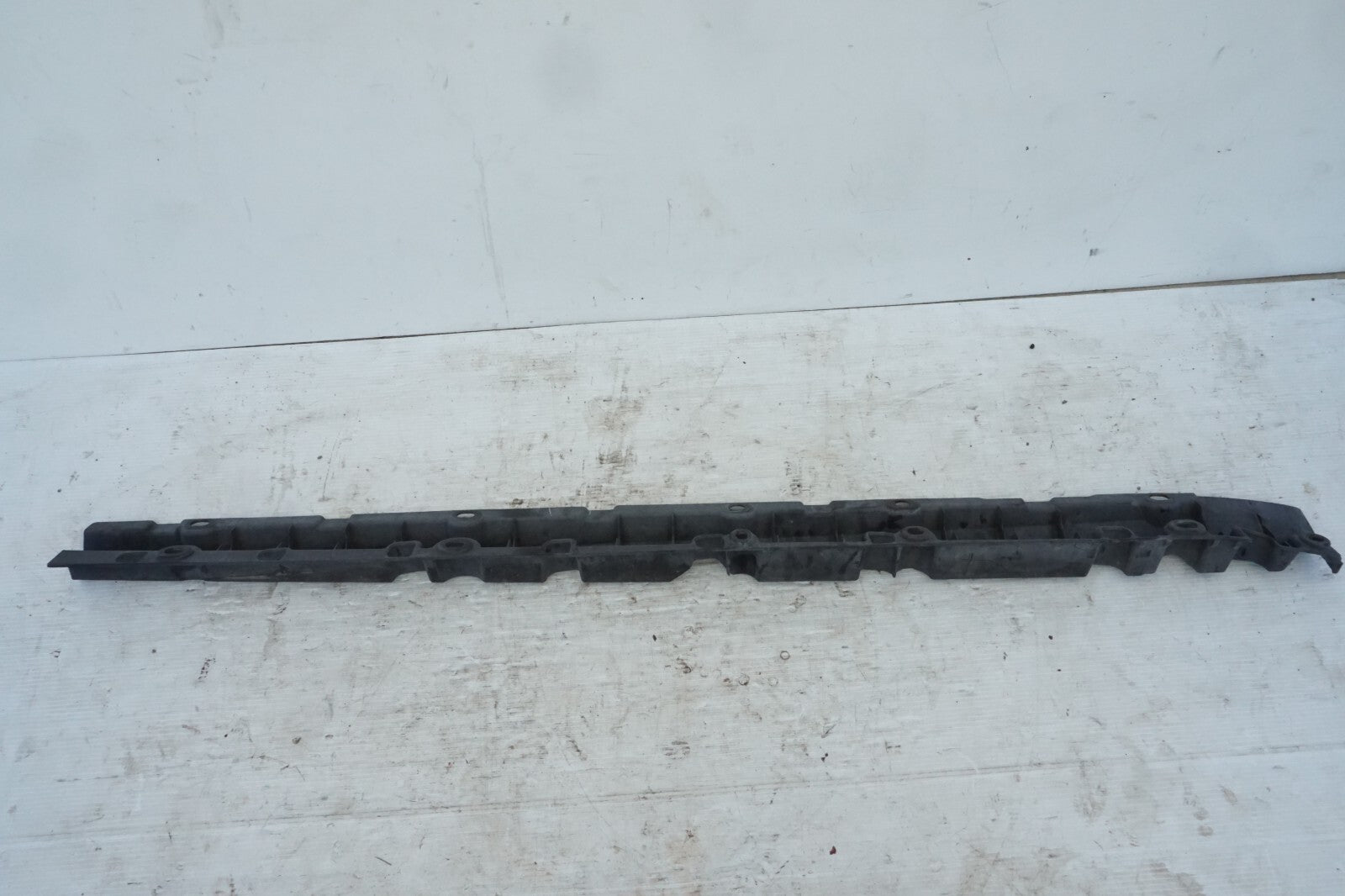 2008 - 2013 BMW X6 LEFT DRIVER SIDE SKIRT MOUNTING RAIL BRACKET  OEM