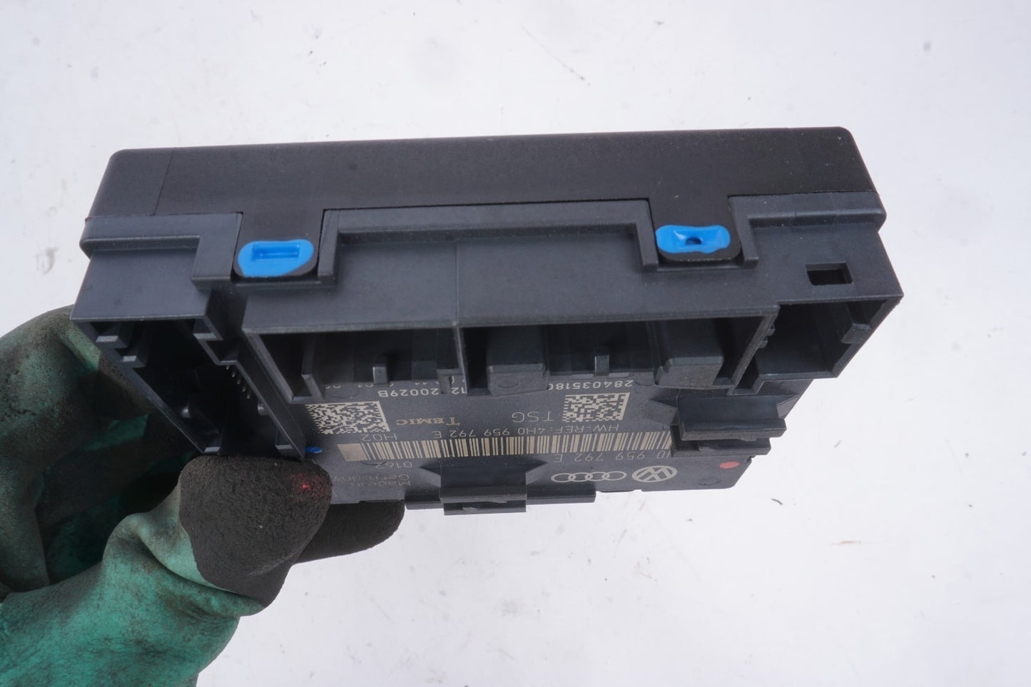 2011 - 2017 AUDI A8 QUTTRO FRONT RIGHT PASSENGER SIDE DOOR WINDOW CONTROL MODULE