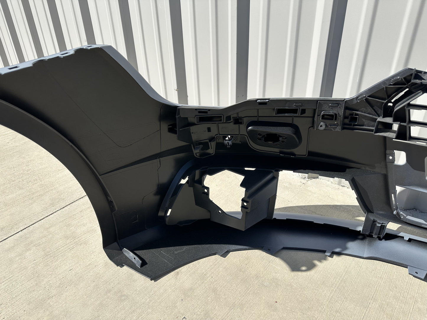 2016 - 2015 AUDI A7 FRONT BUMPER COVER OEM 4G8807437
