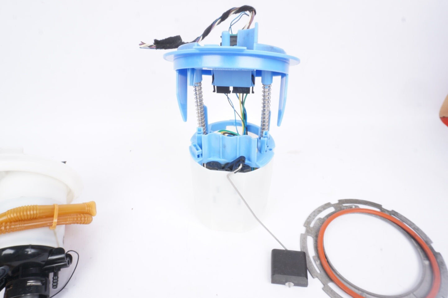 14-16 Mercedes  E350 W212 OEM Gas Fuel Tank Pump Level Sender Sensor