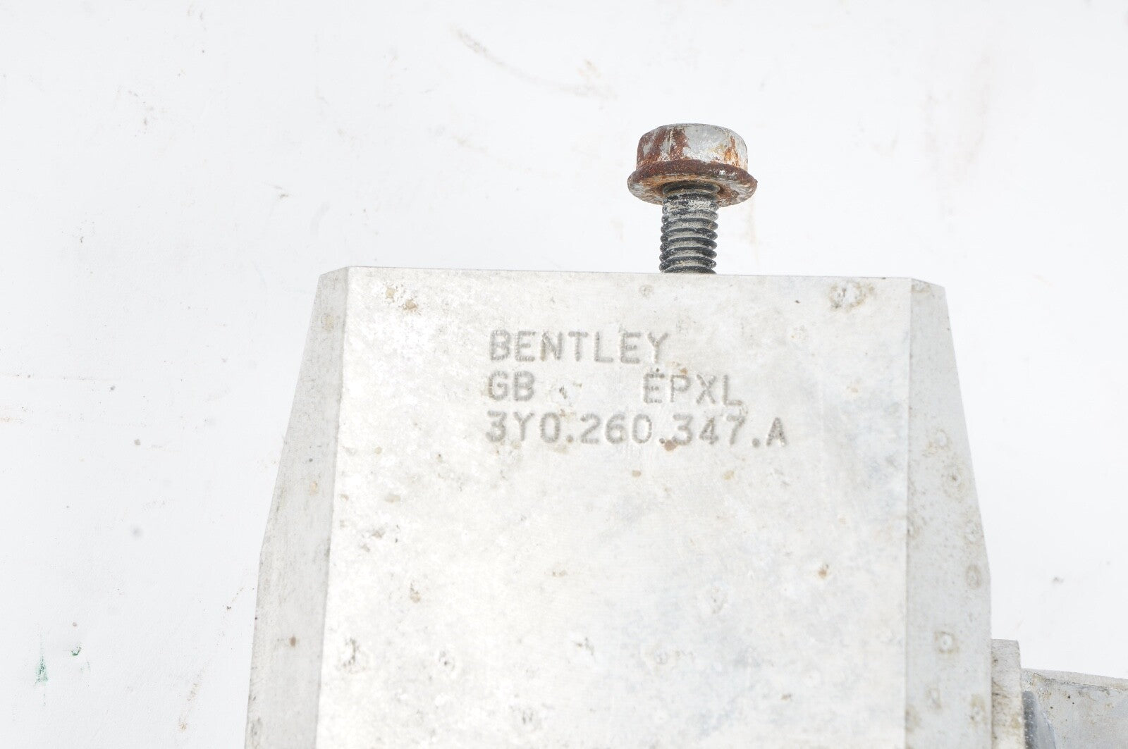 2010 - 20 20 Bentley Mulsanne AC A/C Air Condition Hose Pipe Line Connector