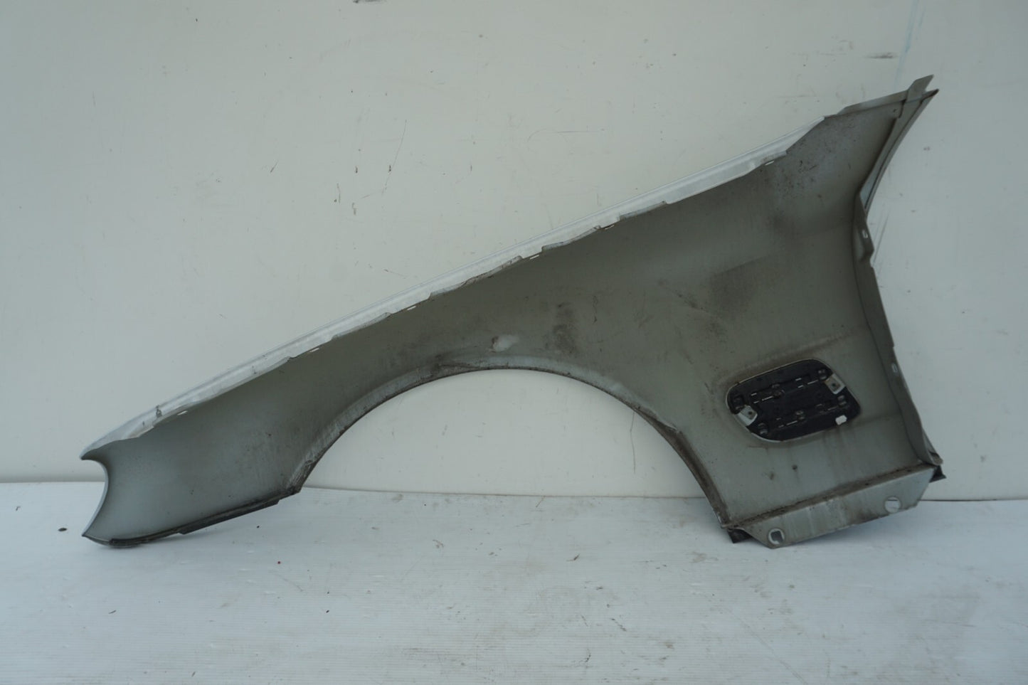 2003-2008 Mercedes-Benz SL500 FRONT FENDER RIGHT PASSENGER SIDE OEM