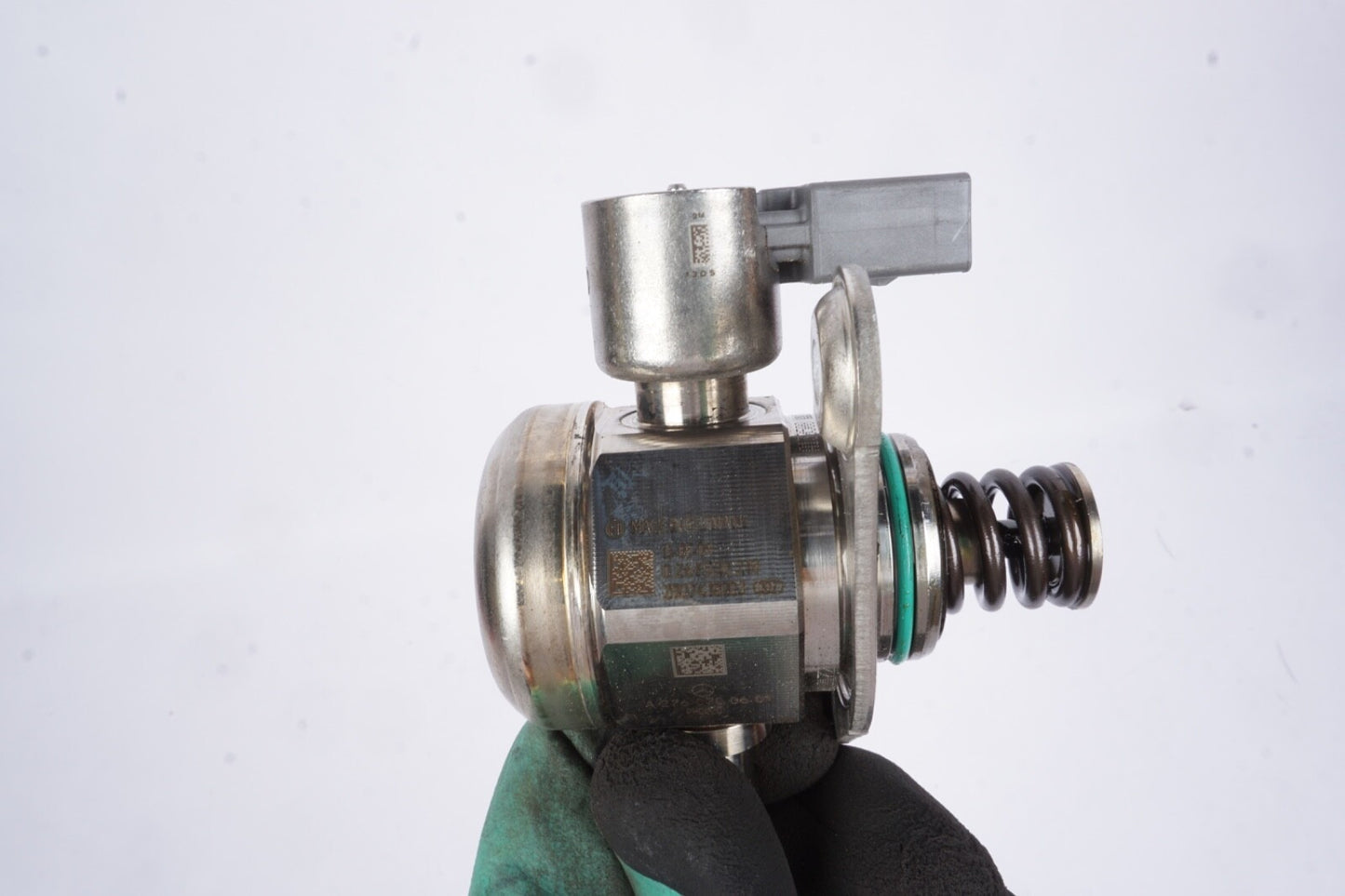 12-18 Mercedes W212 E400 C300 GLE350 M276 High Pressure Fuel Pump w/ Housing OEM