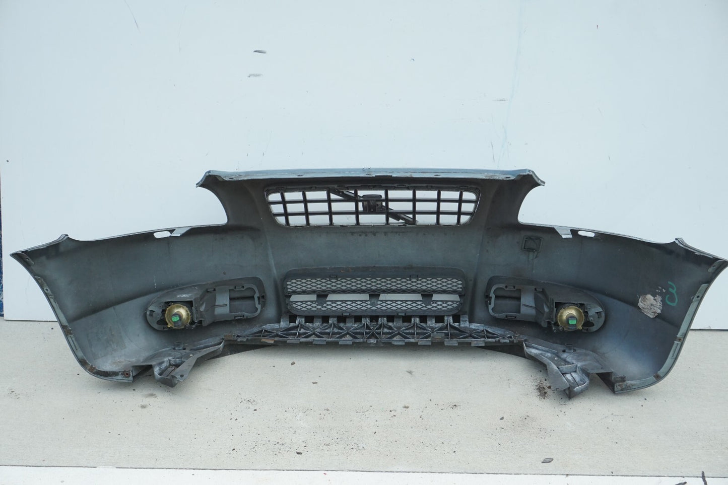 2006-2010 VOLVO C70 T5 FRONT BUMPER COVER W/ GRILLE OEM