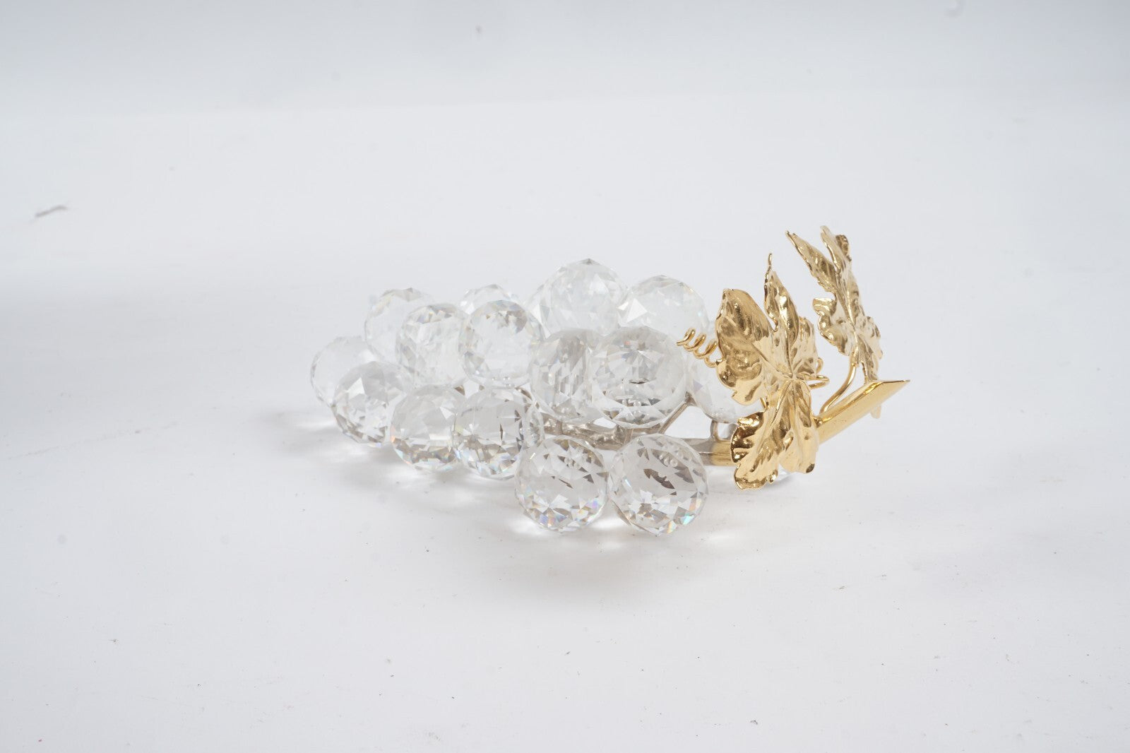 Swarovski Crystal Grape Cluster w/Gold Rhodium Leaves 7509NR 150070 Collectible