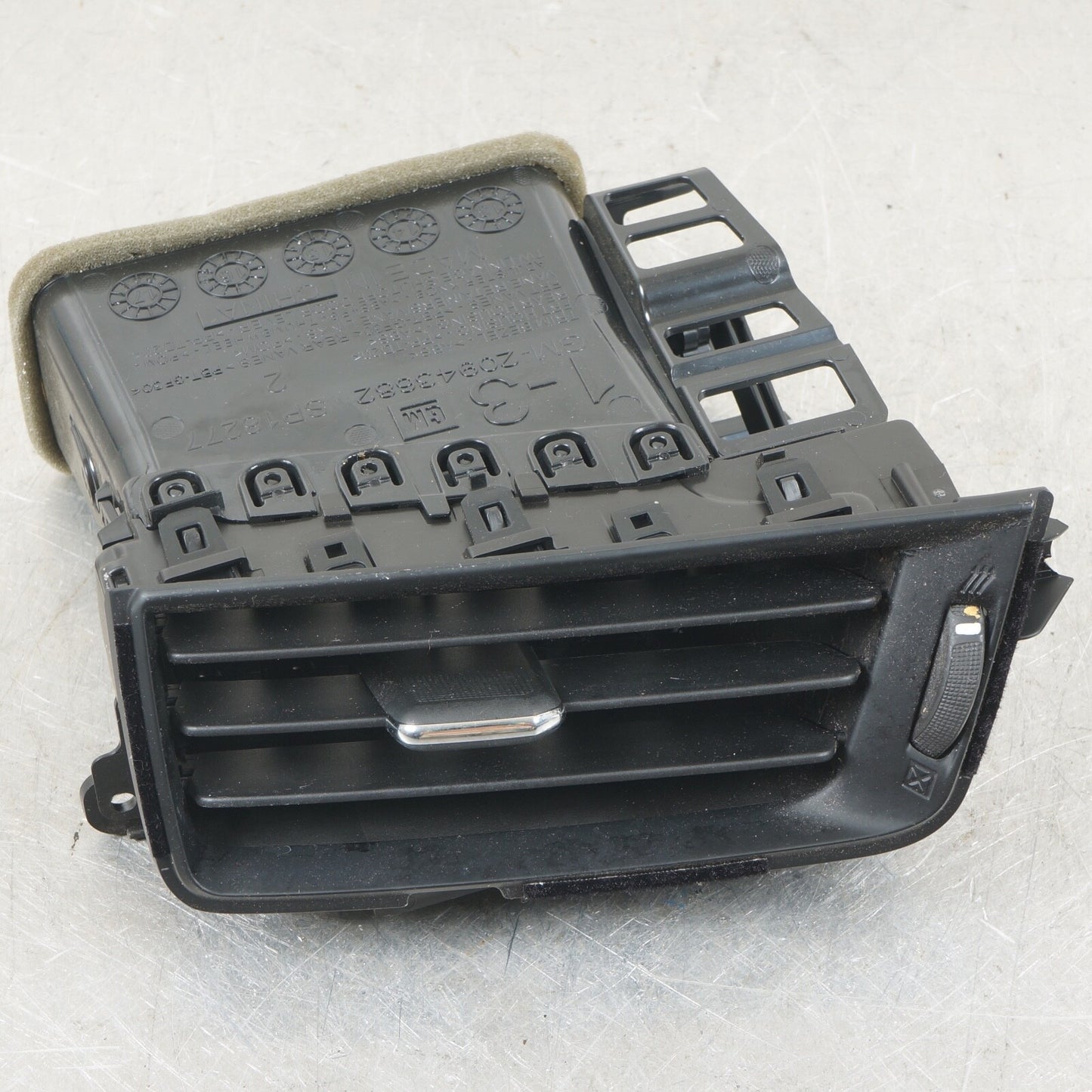 2014-2018 CHEVROLET SILVERADO GMC SIERRA RIGHT DASH AIR VENT 20943682 OEM 