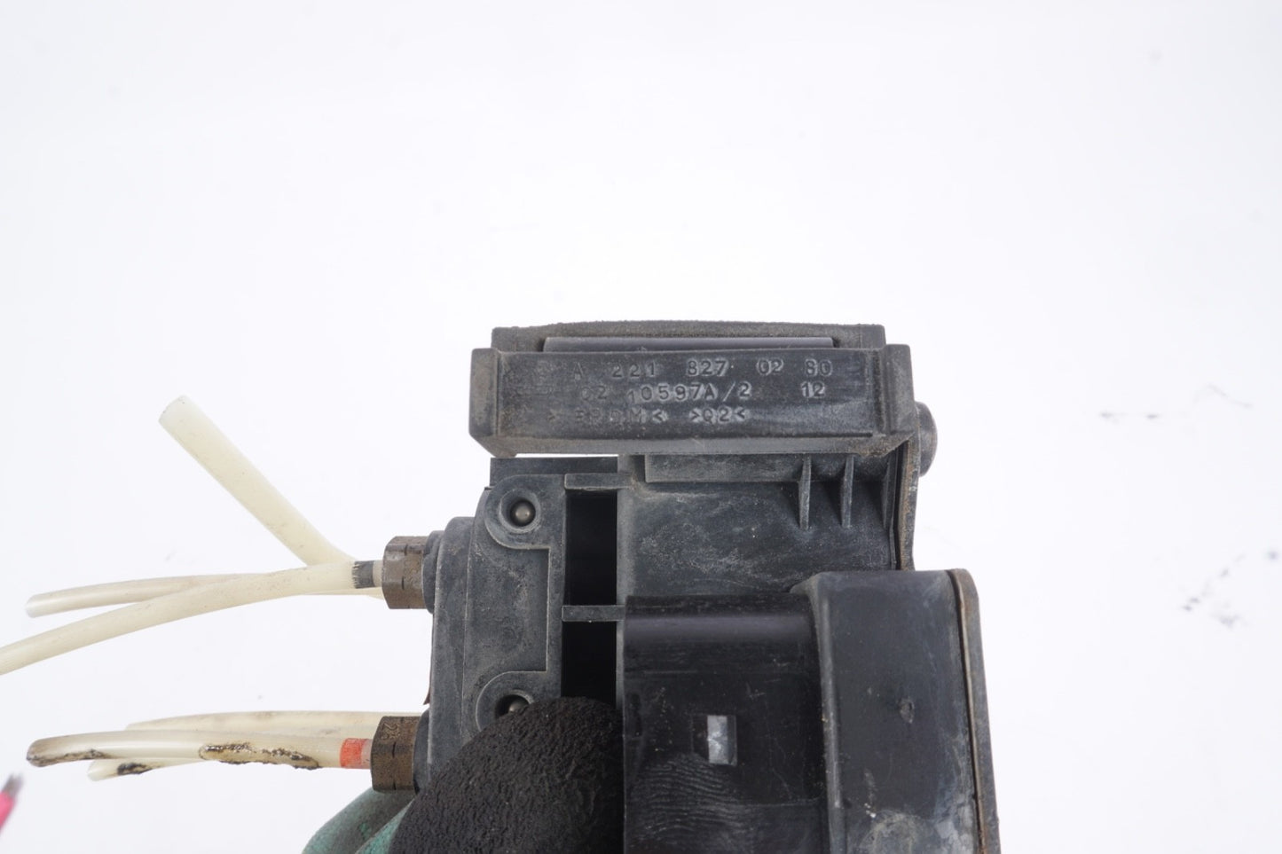 06-20 Mercedes W221 S550 CL550 Airmatic Air Pneumatic Suspension Valve Block OEM
