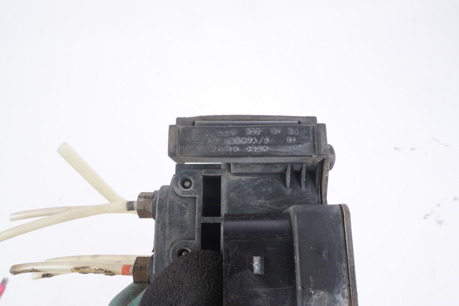 06-20 Mercedes W221 S550 CL550 Airmatic Air Pneumatic Suspension Valve Block OEM