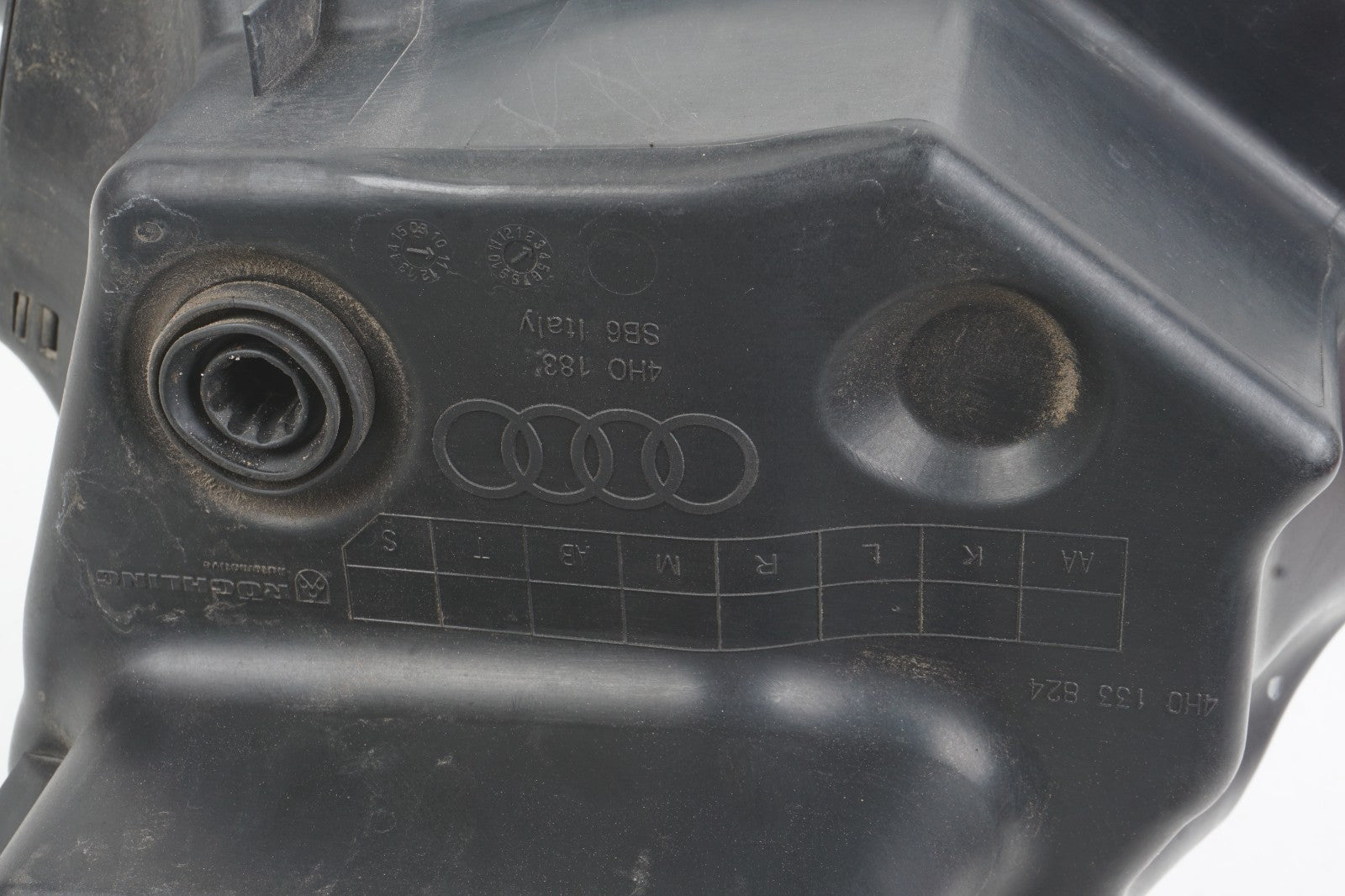 2011 2012 Audi A8 4.2l Right Air Cleaner Intake Filter Housing Box OEM