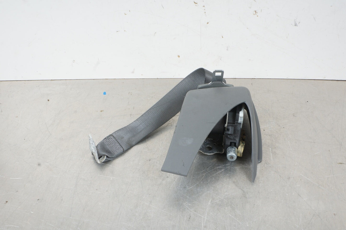 07-14 Mercedes W216 CL550 CL63 AMG Rear Right Passenger Seat Belt Gray OEM
