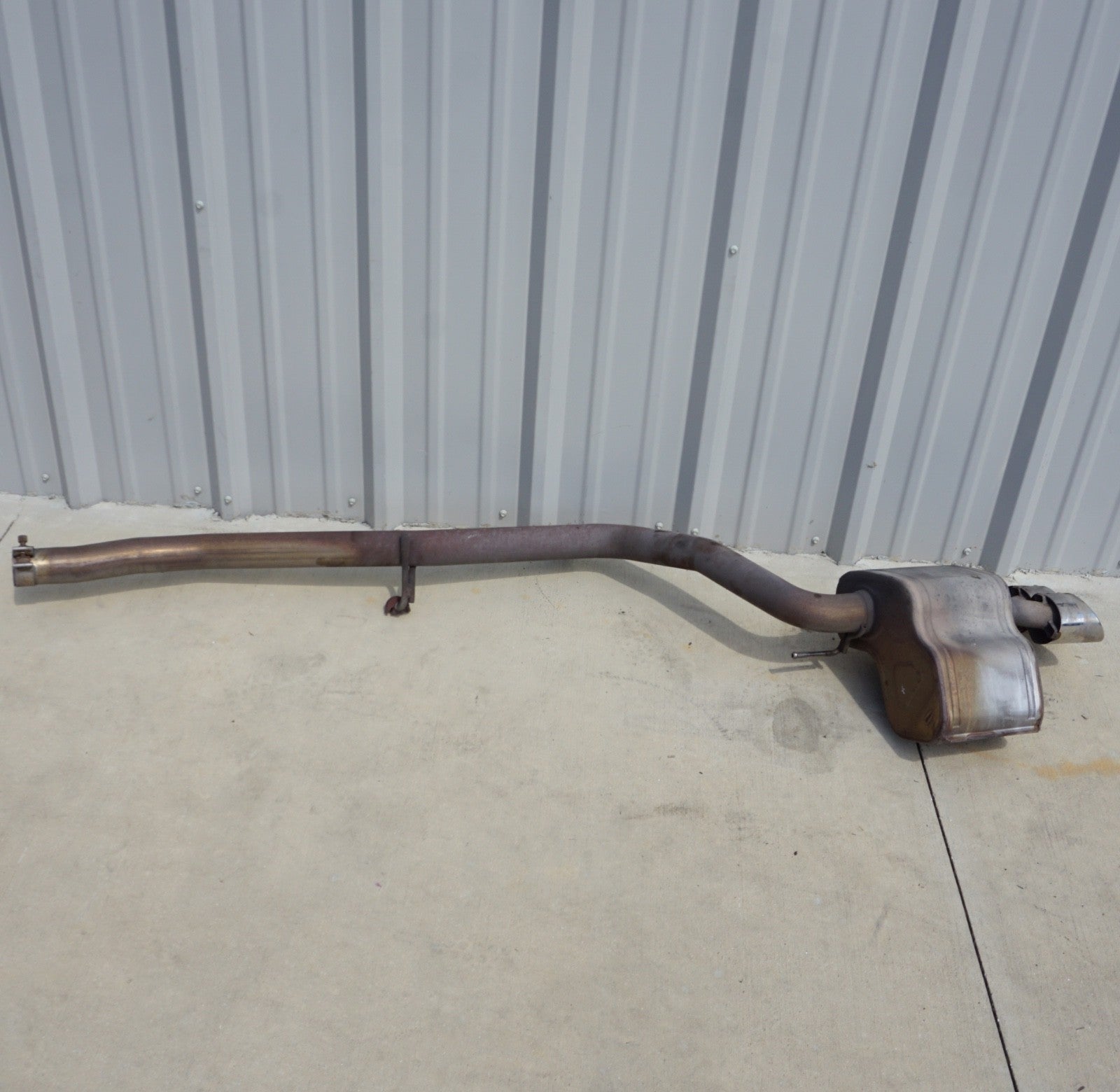 2014 - 2024 MASERATI GHIBLI 3.0L REAR EXHAUST SYSTEM RIGHT SIDE MUFFLER OEM