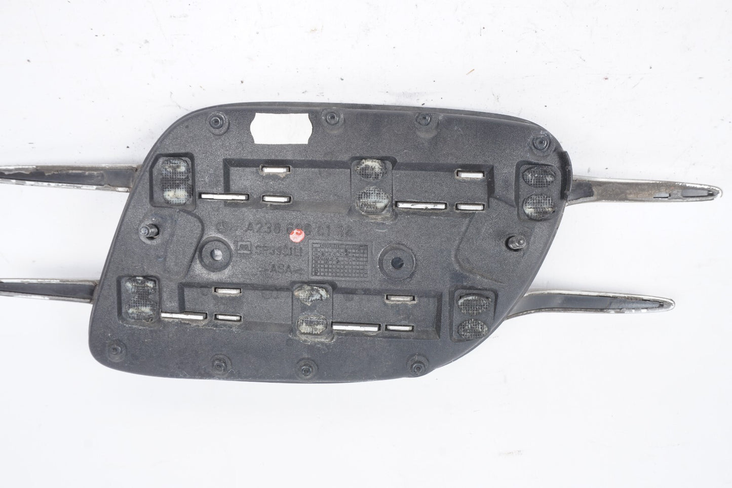 03-08 Mercedes R230 SL500 Fender Grill Grille Vent Left & Right OEM