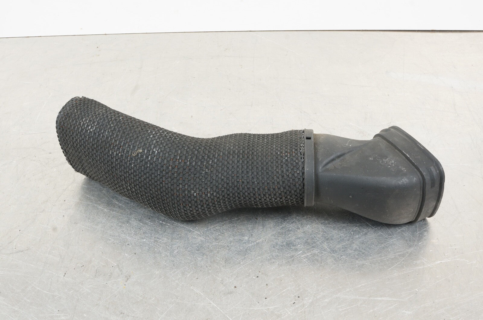 07-2011 mercedes w221 s550 right passenger engine air intake tube duct inlet oem