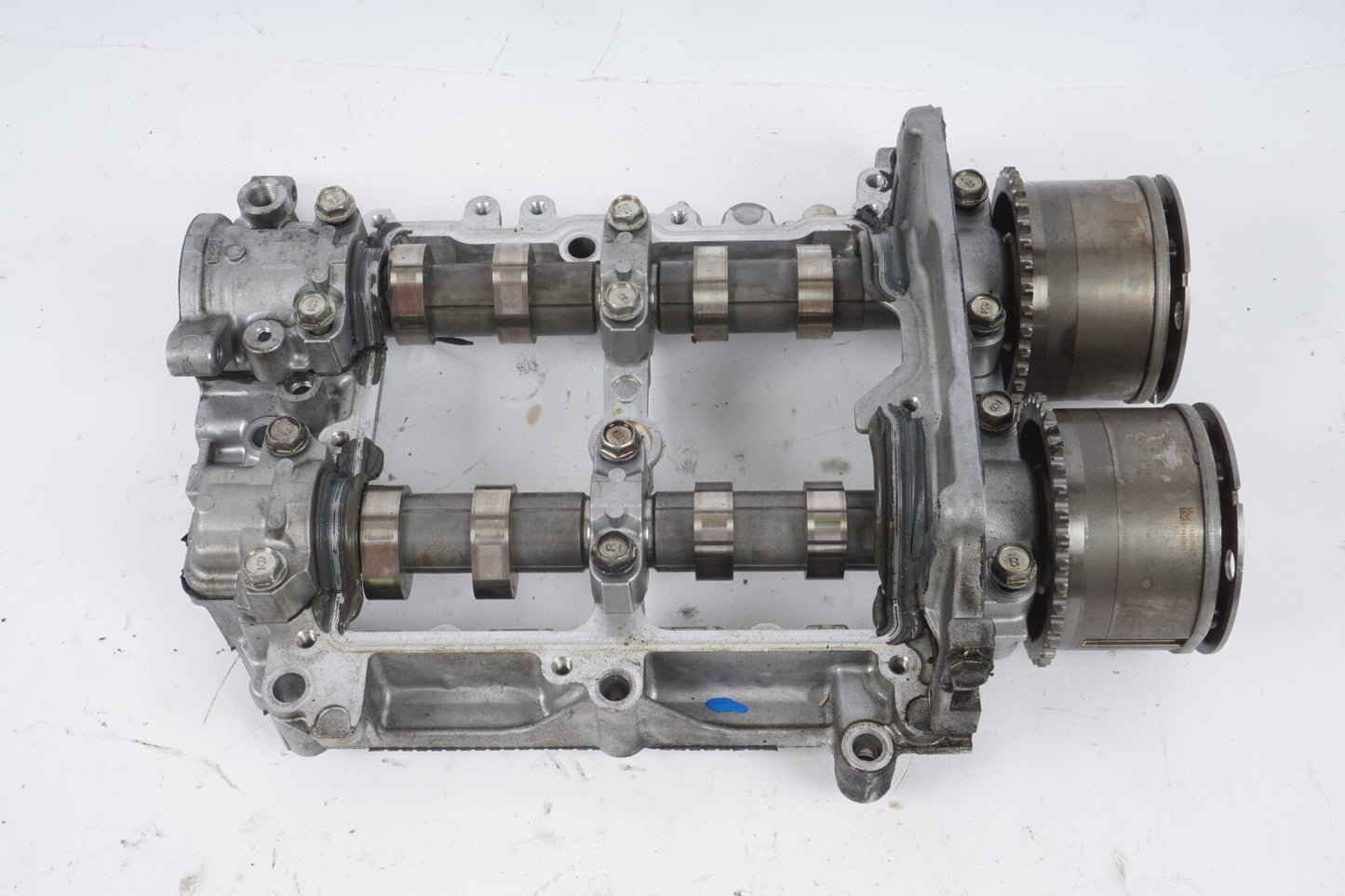 2011-2013 BMW 550I GT F07 N63 4.4L CAMSHAFTS WITH TRAY RIGHT PASSENGER SIDE OEM