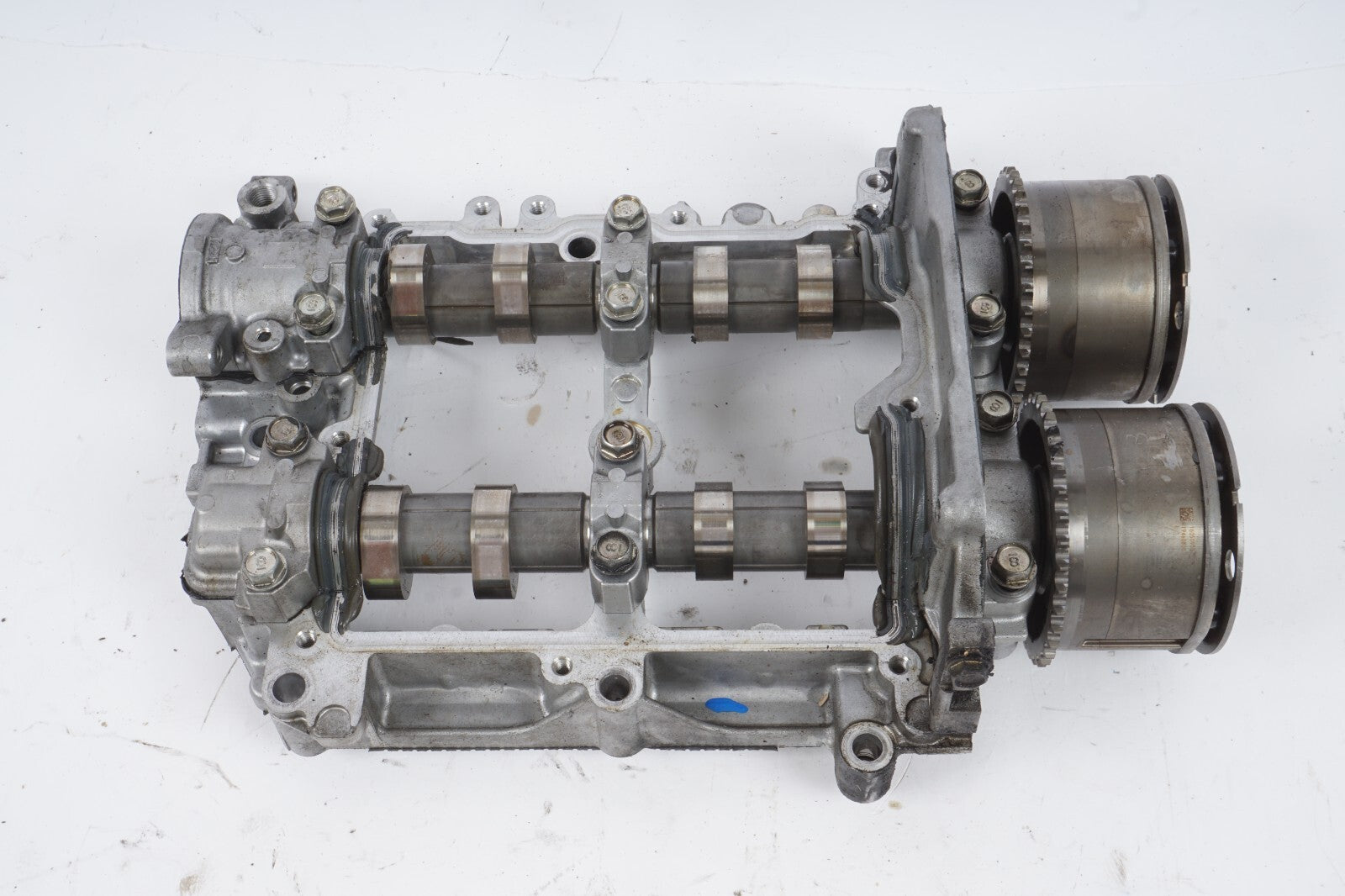 2011-2013 BMW 550I GT F07 N63 4.4L CAMSHAFTS WITH TRAY RIGHT PASSENGER SIDE OEM