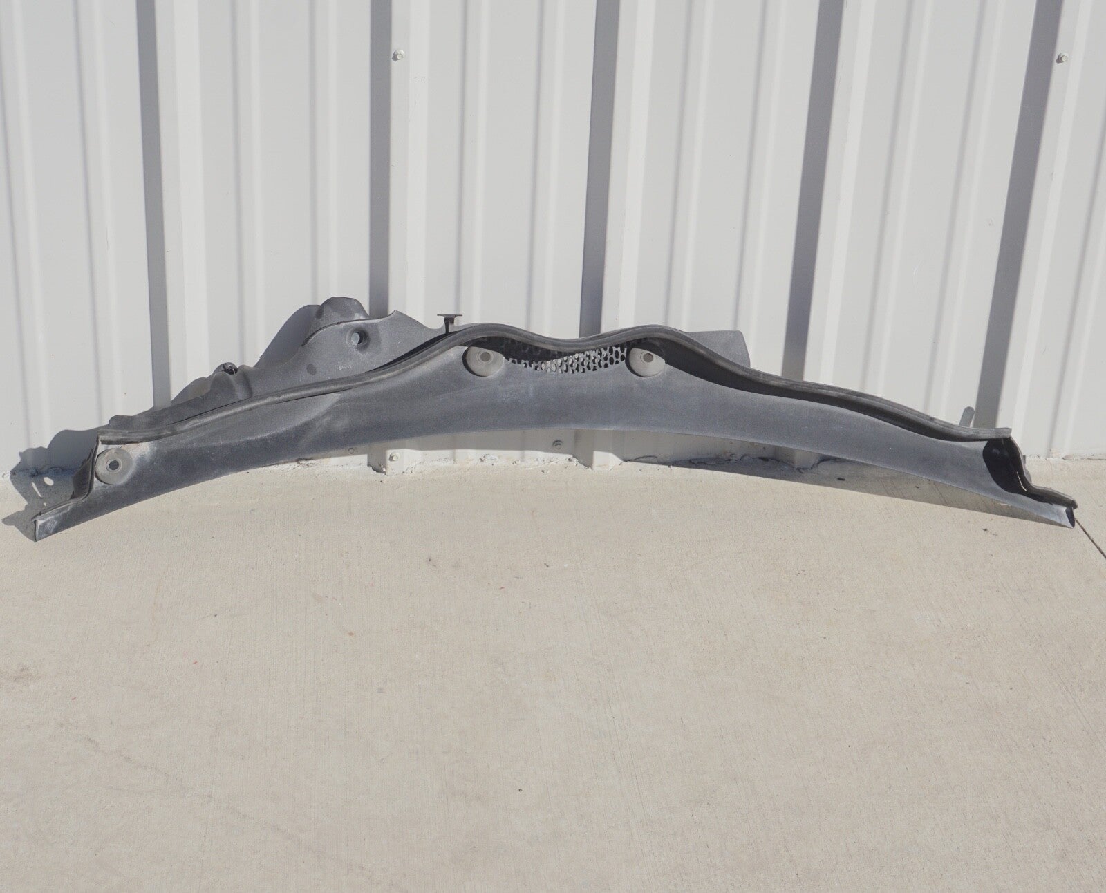 2003 - 2012 Mercedes Benz Sl Class R230 Cowl Vent Panel Windshield Window Front