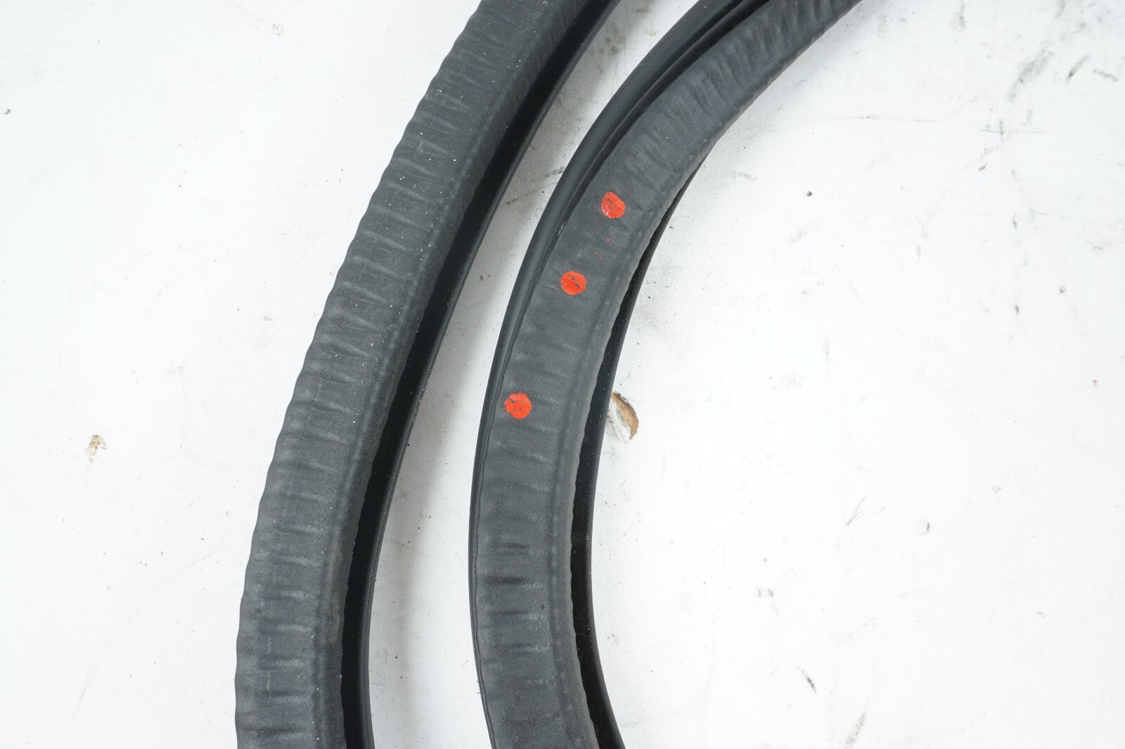 10 - 16 PORSCHE PANAMERA REAR LEFT DRIVER SIDE DOOR WEATHERSTRIP SEAL OEM