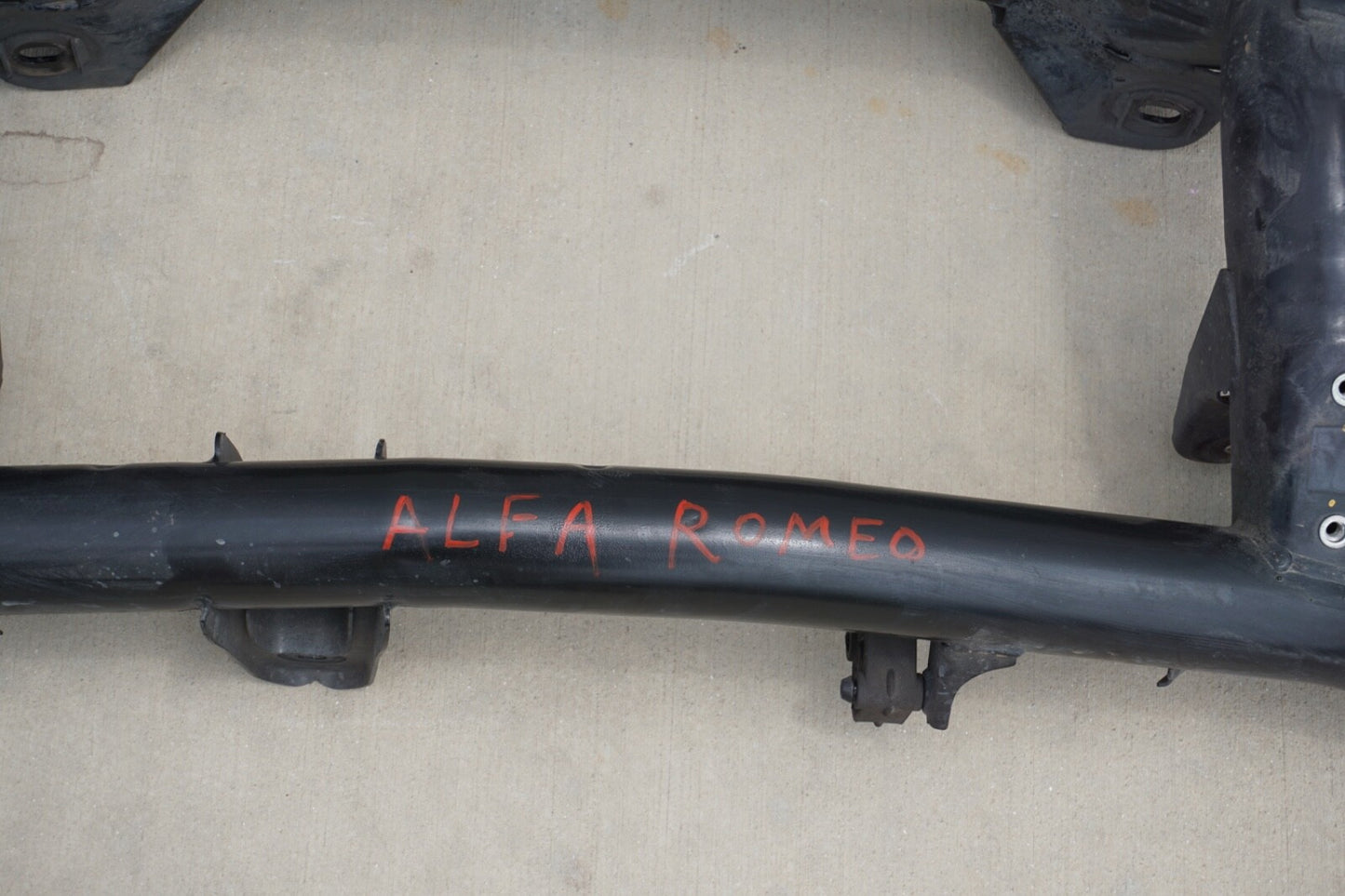 2017 - 2022 ALFA ROMEO GIULIA 2.0L RWD REAR SUBFRAME CROSSMEMBER OEM 00505521660