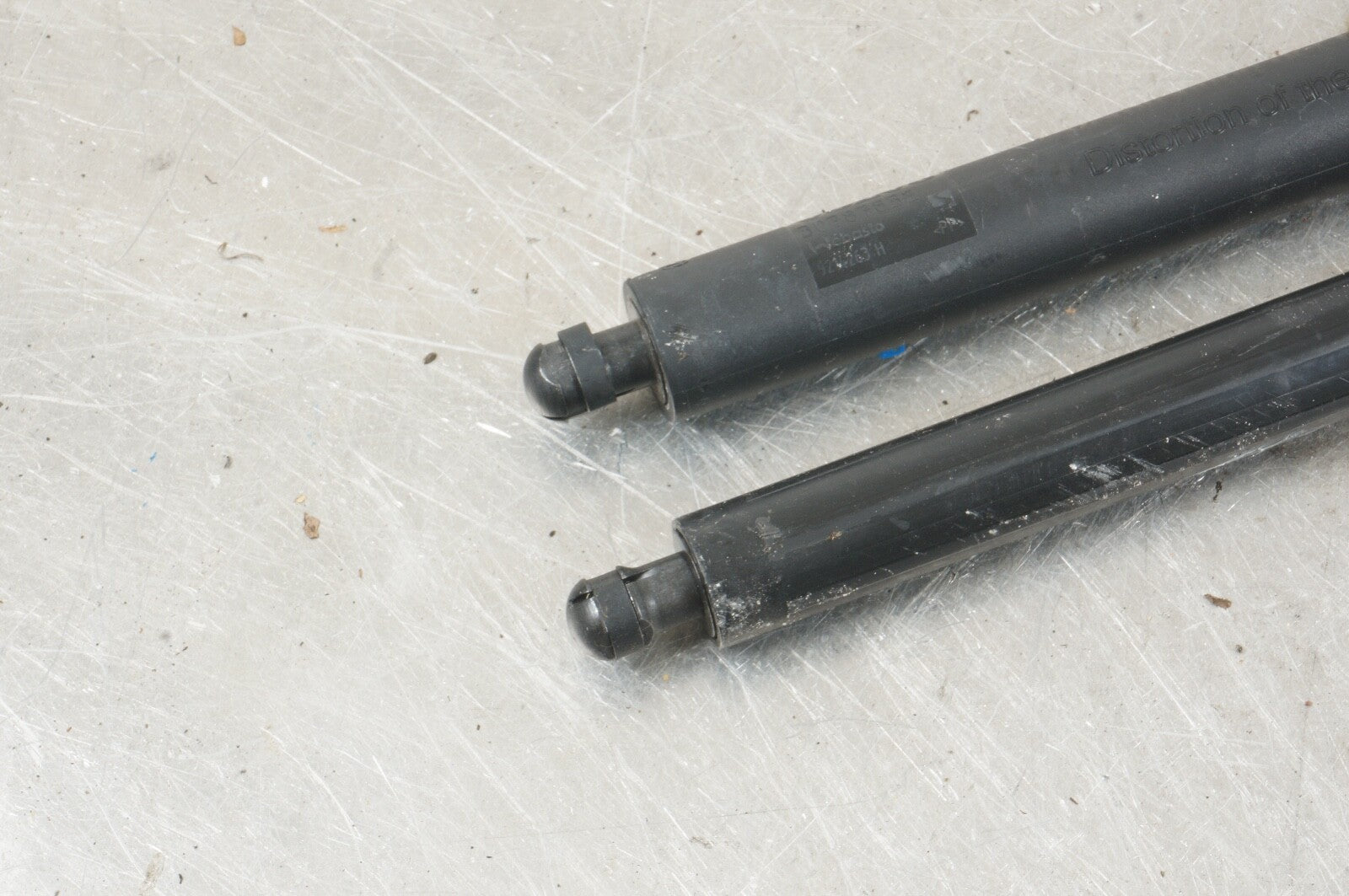 2006 - 2013 VOLVO C70 TRUNK LID REAR SHOCK LEFT AND RIGHT PAIR SHOCKS