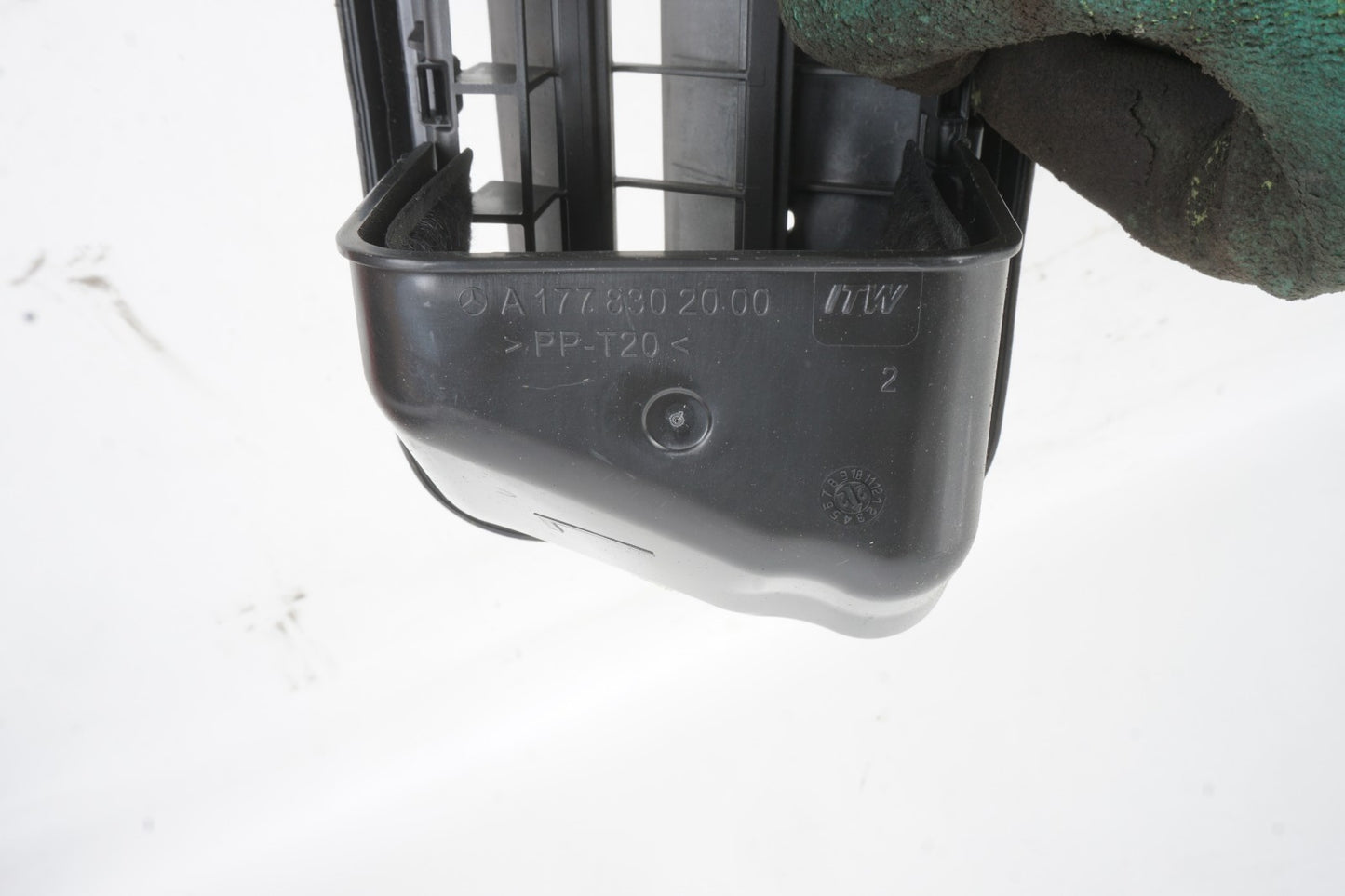 2020 - 2025 Mercedes GLB250 OEM Left Right Rear Quarter Air Pressure Vent