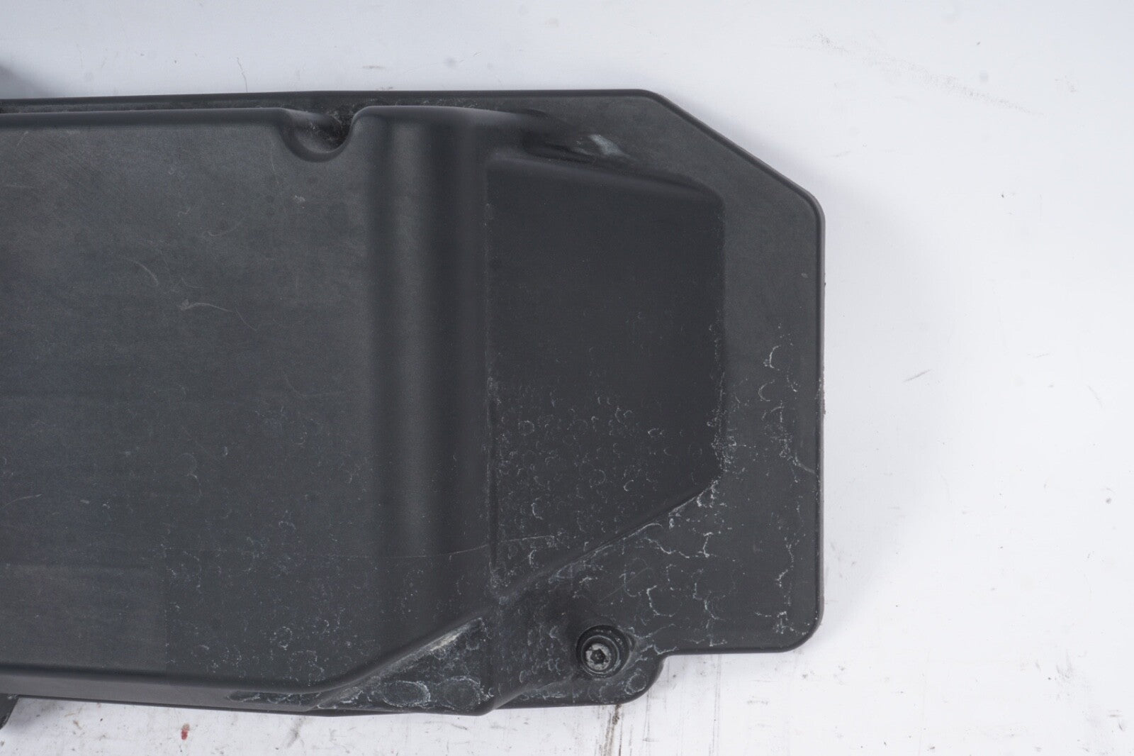 07-11 MERCEDES W221 S65 AMG S600 CL550 UNDER HOOD FUSE RELAY COVER 2215401182