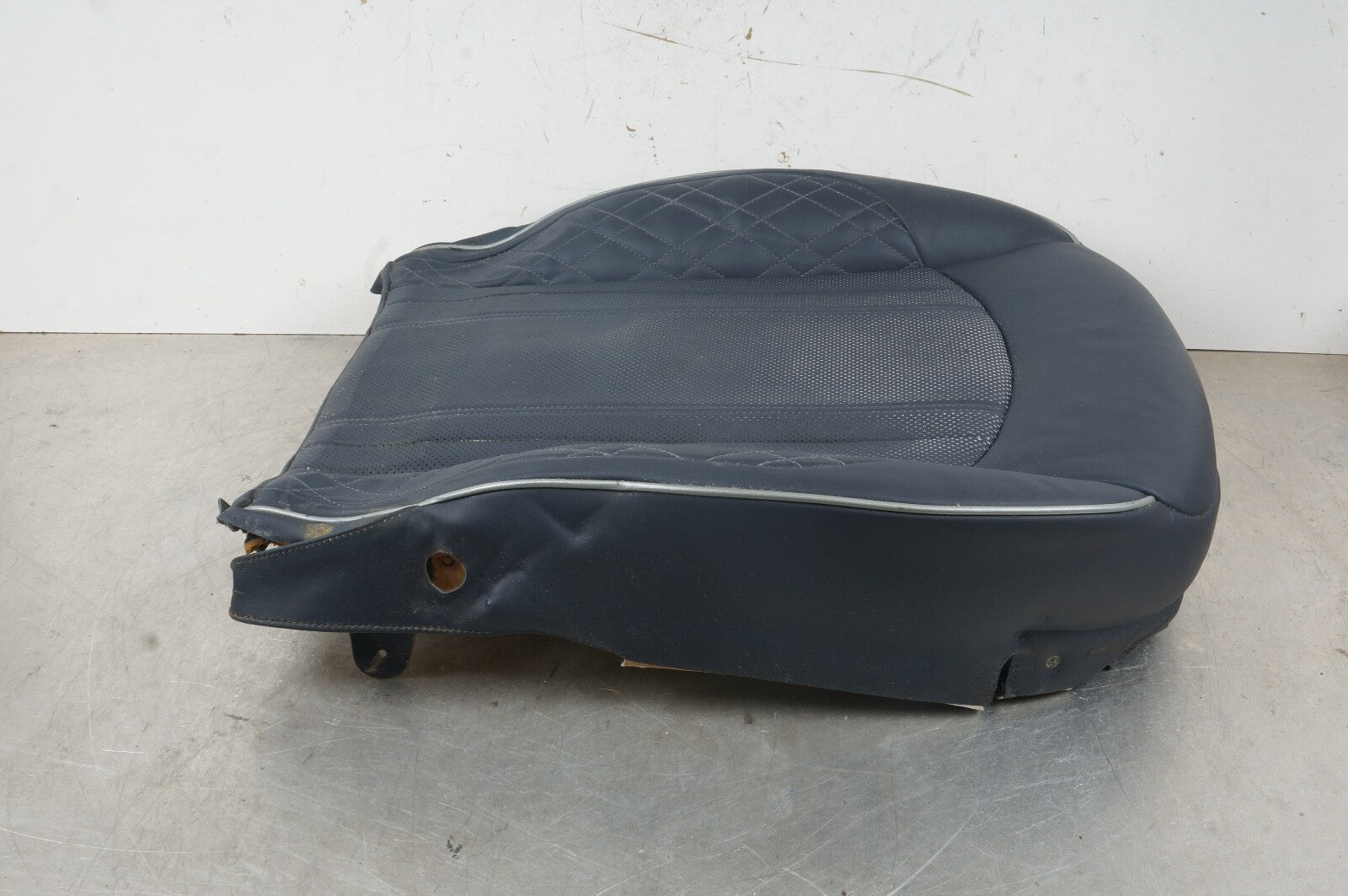 11-20 BENTLEY MULSANNE FRONT DRIVER SIDE SEAT LEATHER BUTTOM CUSHION BLUE