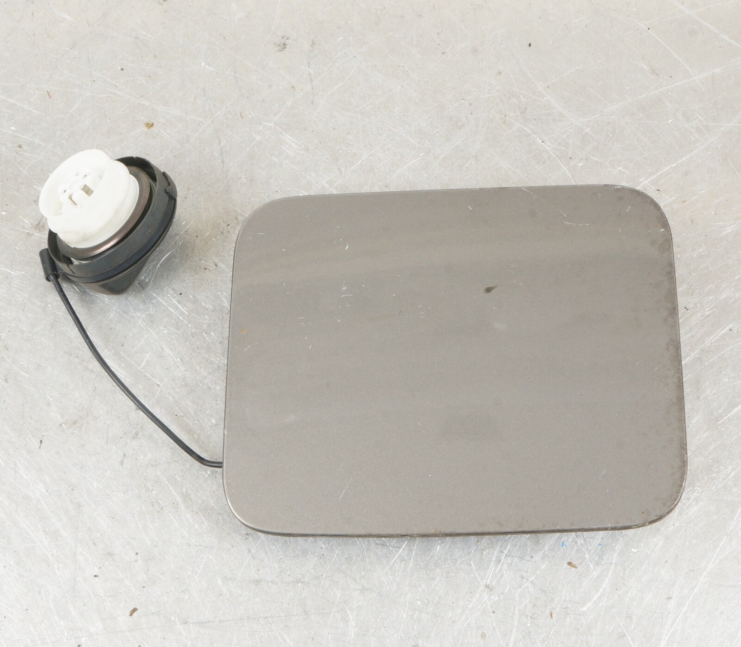 2011 - 2017 Nissan Quest FUEL GAS DOOR LID