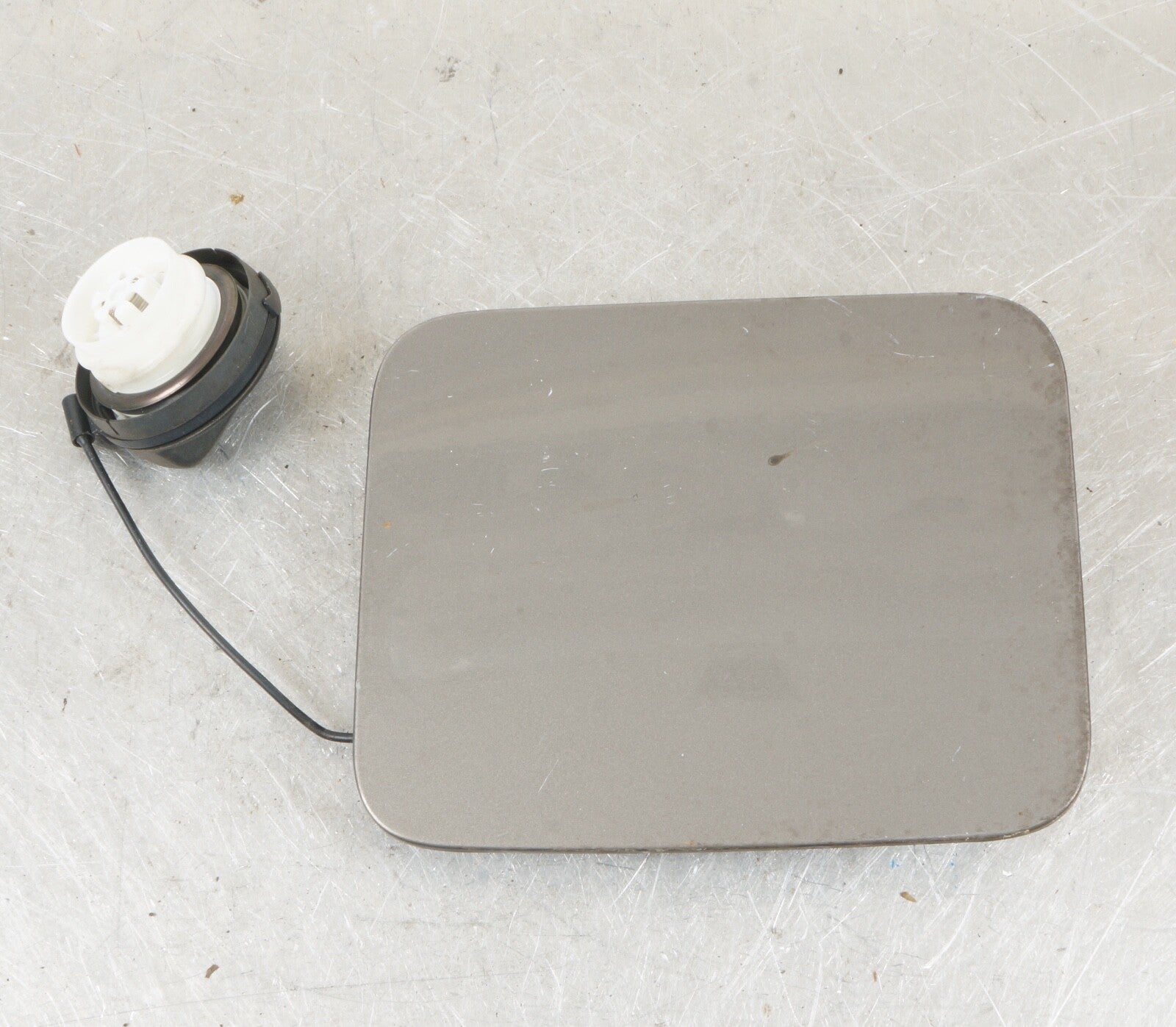 2011 - 2017 Nissan Quest FUEL GAS DOOR LID