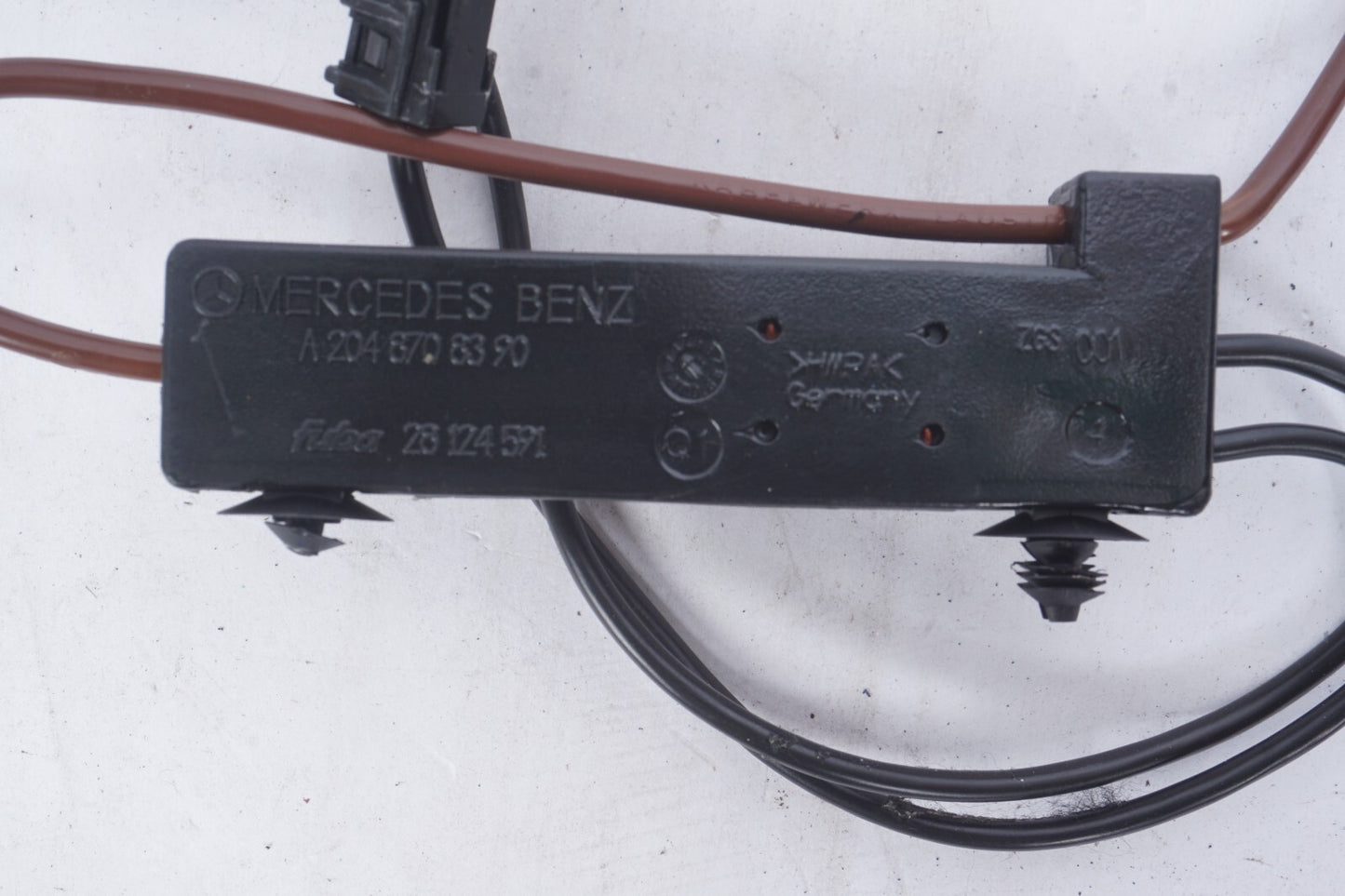 08-14 Mercedes C250 C300 C350 Radio Antenna Noise Filter 2048708390 OEM