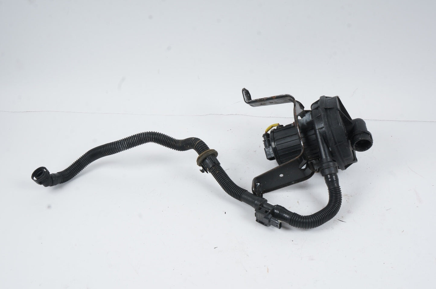 2010 - 2020 Bentley Mulsanne Secondary Air Pump Right Side