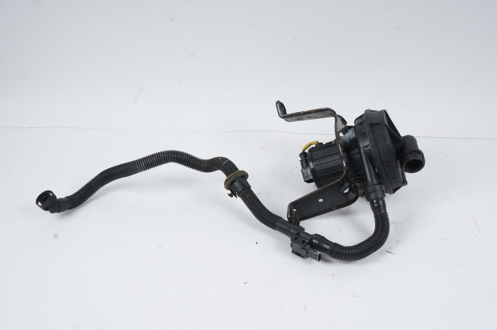 2010 - 2020 Bentley Mulsanne Secondary Air Pump Right Side