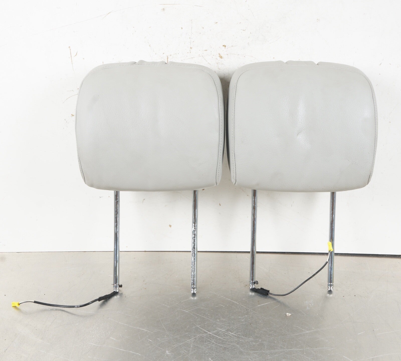 10-13 Mercedes W221 S500 Front Left or Right Seat Headrest Head Rest Grey PAIR