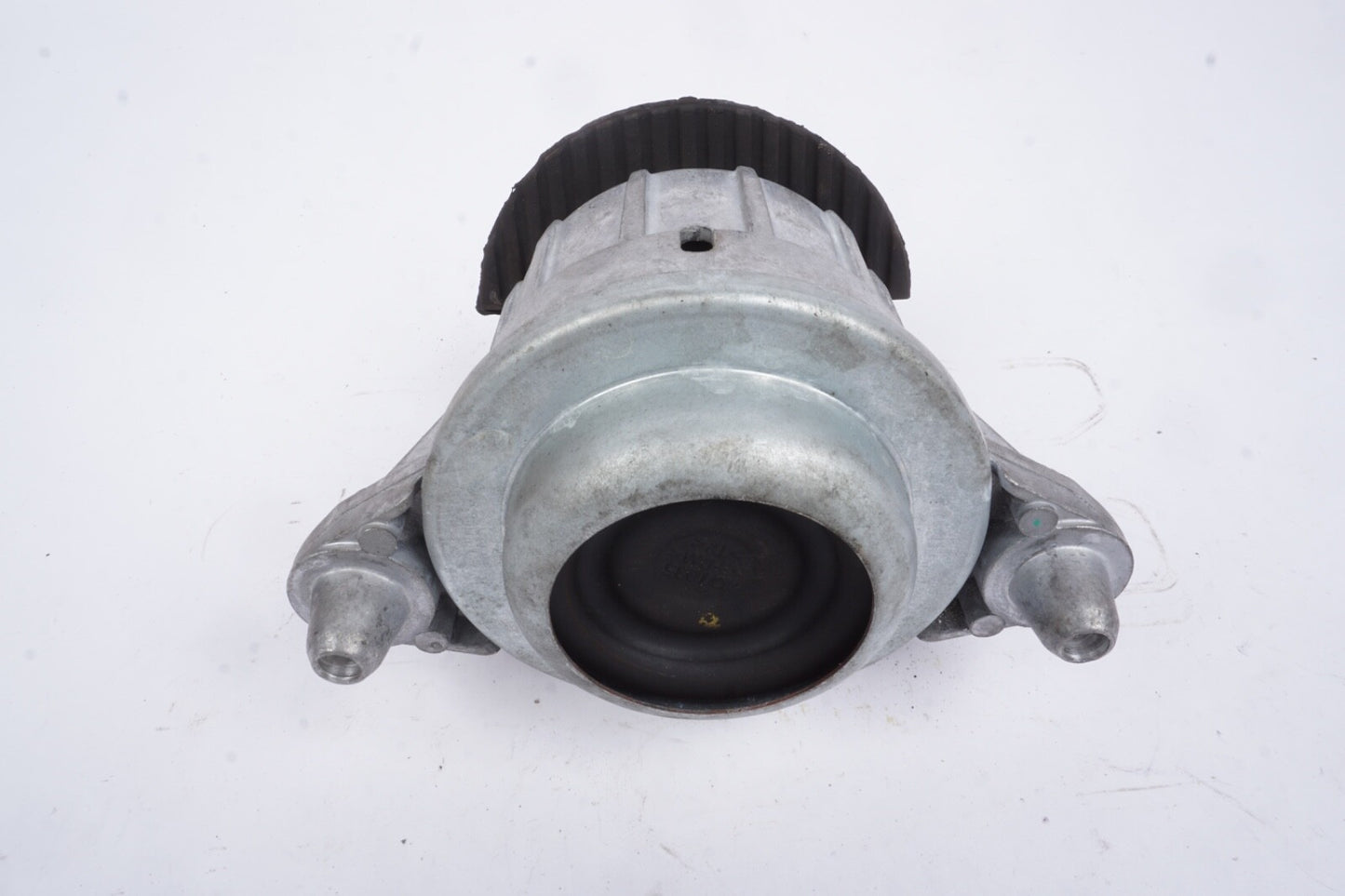 11-14 Mercedes E350 W207 Engine Motor Mount Bracket Right Side A2042405417 OEM