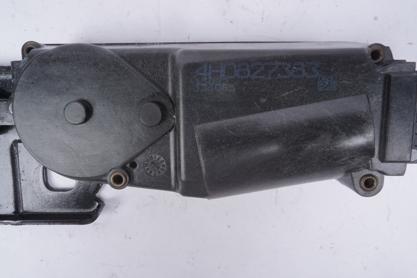 2011-2018 Audi A8 S8 A7 A6 Quattro Trunk Latch Lock Striker Plate 4H0827383A OEM