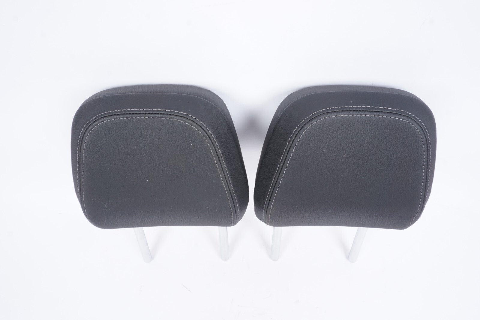 21 - 24 BMW 430I Convertible Rear Seat Headrest Left & Right OEM