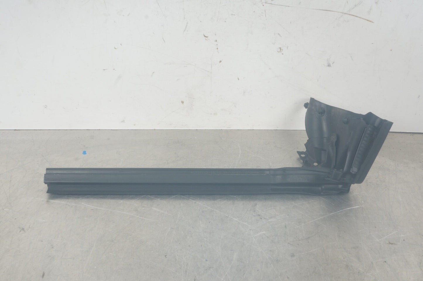 MERCEDES R231 SL-CLASS PASSENGER/RIGHT QUARTER VENT GLASS WINDOW WEATHER SEAL
