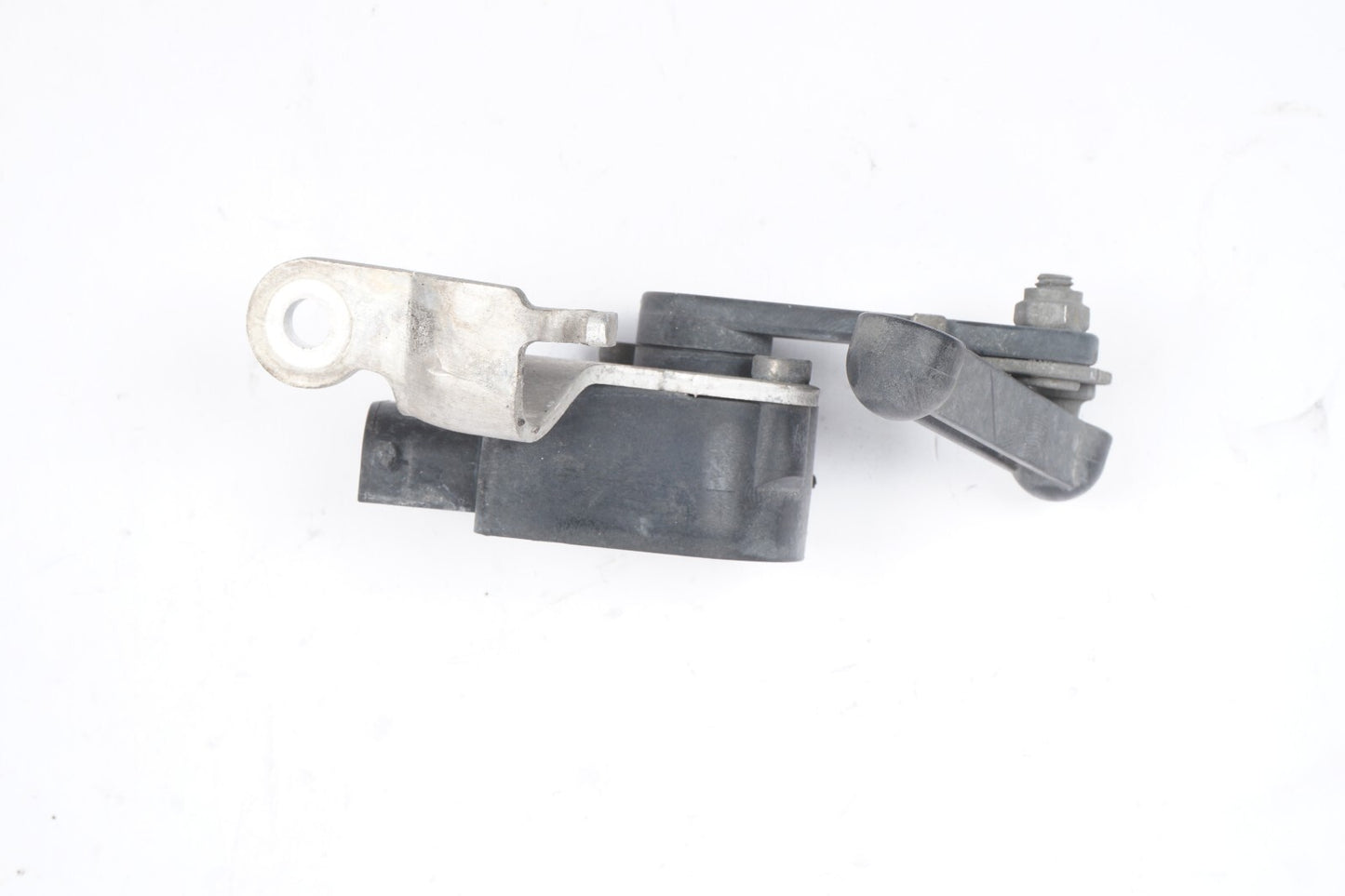 13-18 BMW 650i 640i Suspension Height Level Sensor 37146860843 OEM