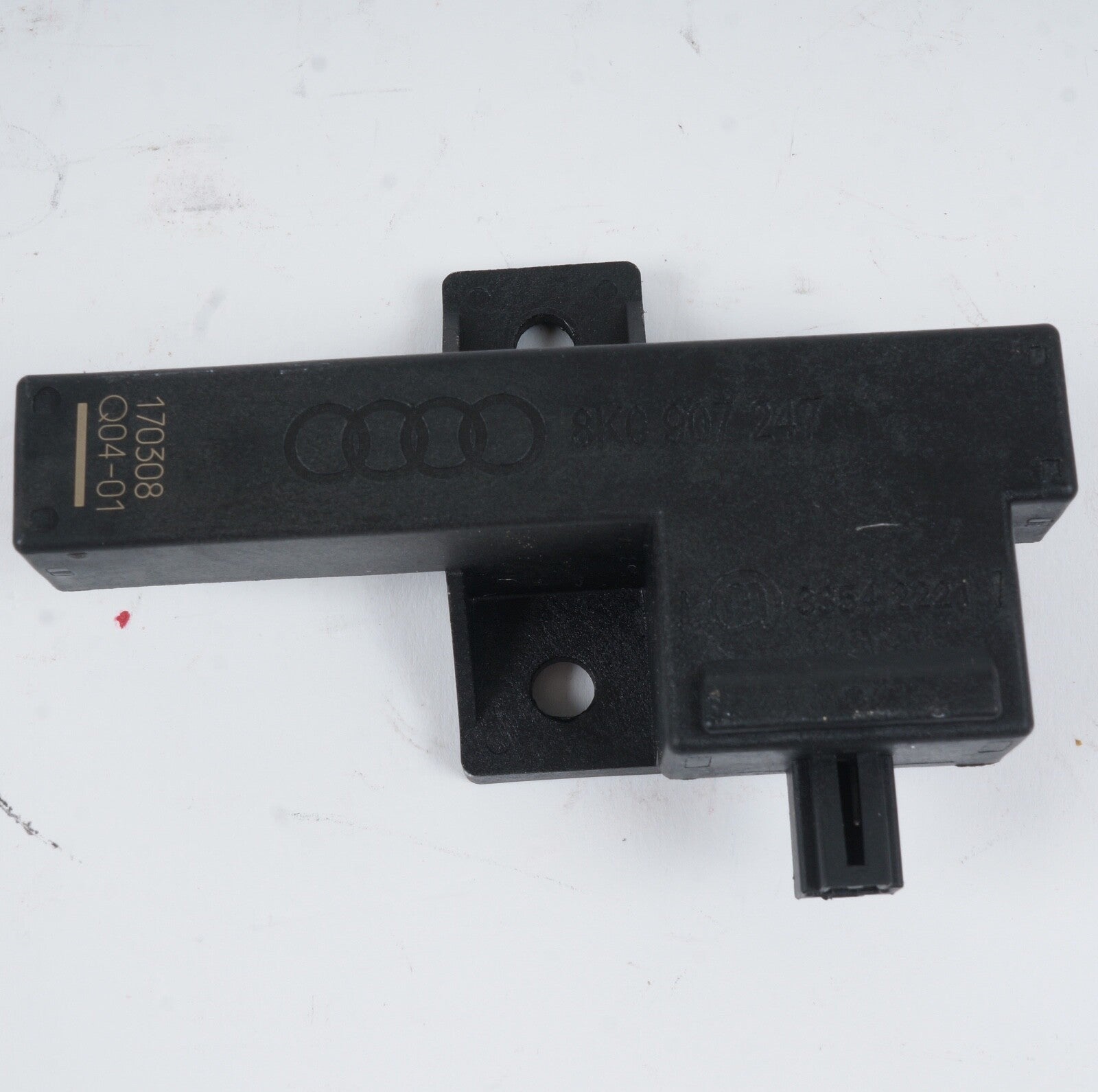 2011 - 2017 AUDI A4 A6 A7 REAR KEYLESS ACCESS ENTRY ANTENNA OEM 8K0907247